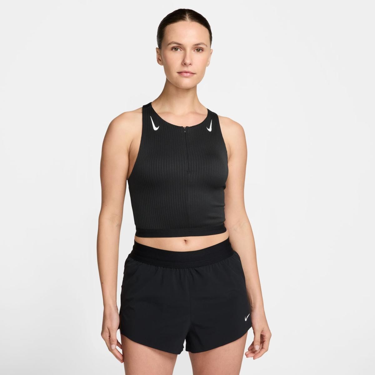 Imagen 1 de Camiseta de mujer AeroSwift Nike - Negro Negro