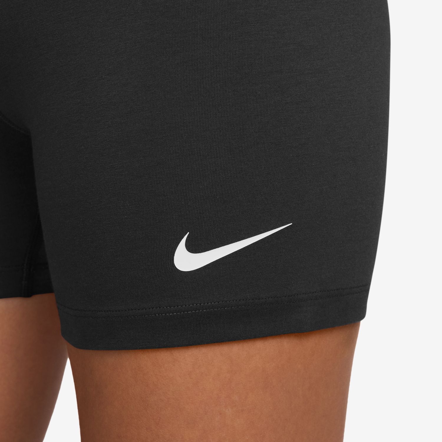 Imagen 4 de Malla corta de mujer W Sportswear Classic HR 5In Short Lbr Nike - Negro Negro