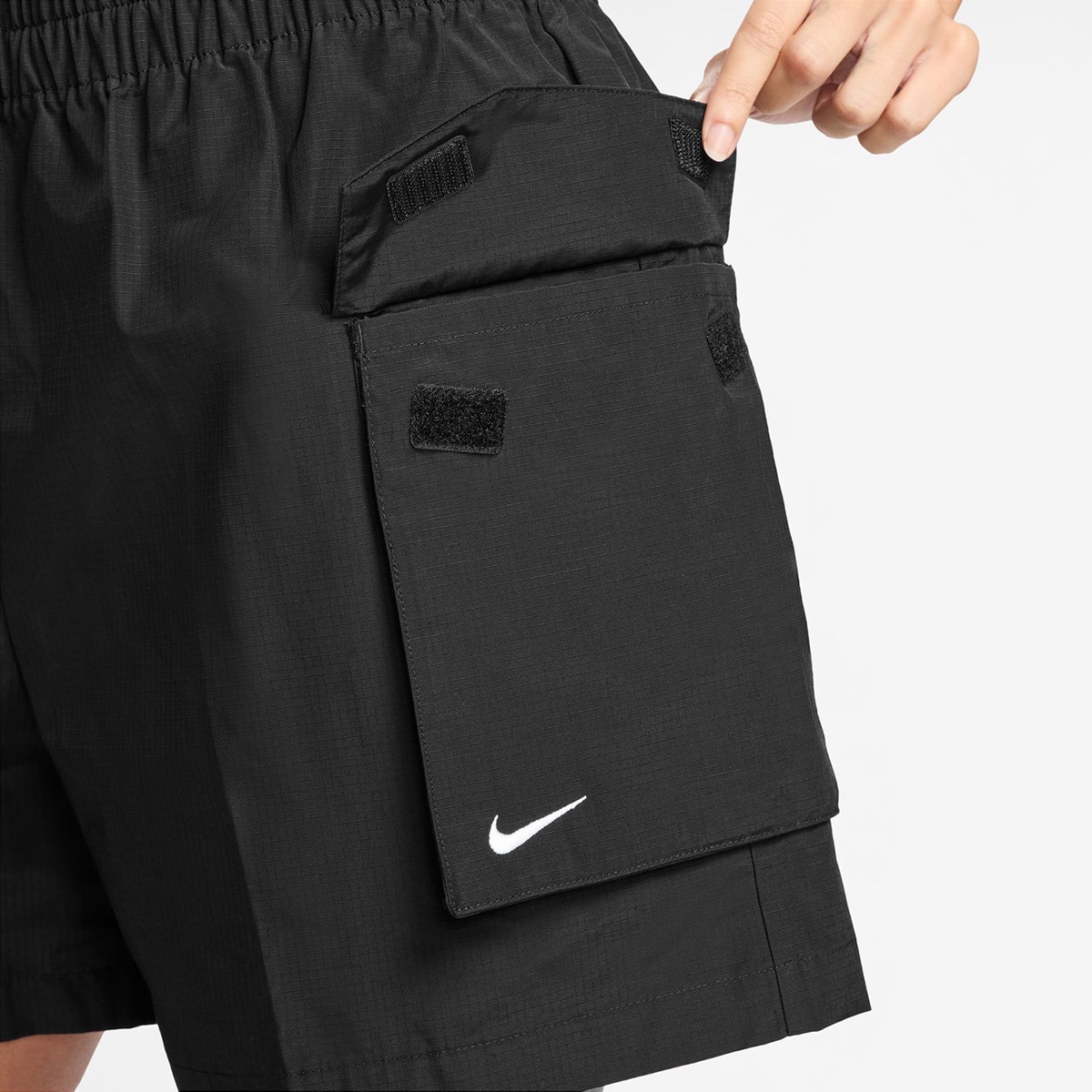 Calções de Mulher Sportswear Essential Woven 5'' Preto-4