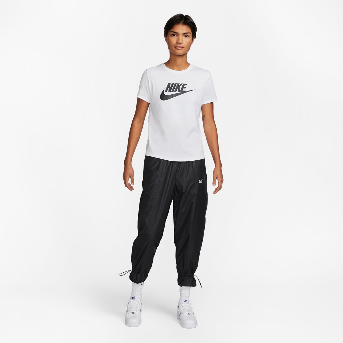 Camiseta de mujer W Nsw Club SS Tee Icn Ftra Nike - Blanco / Negro Blanco / Negro-4