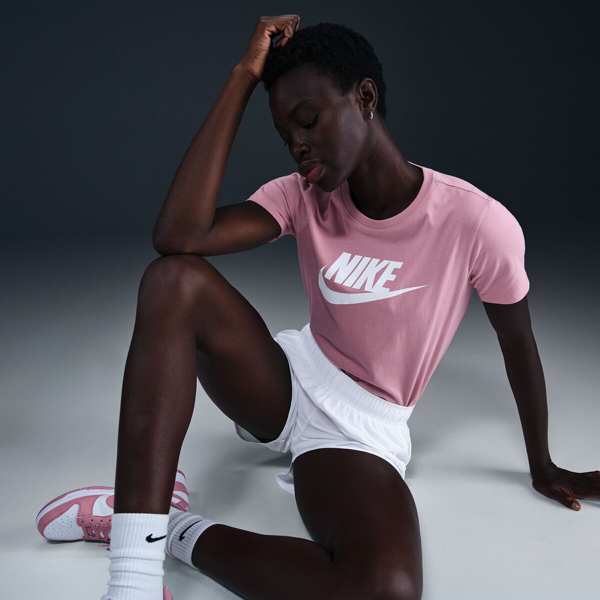 T-shirt Sportswear Essentials Rosa-4