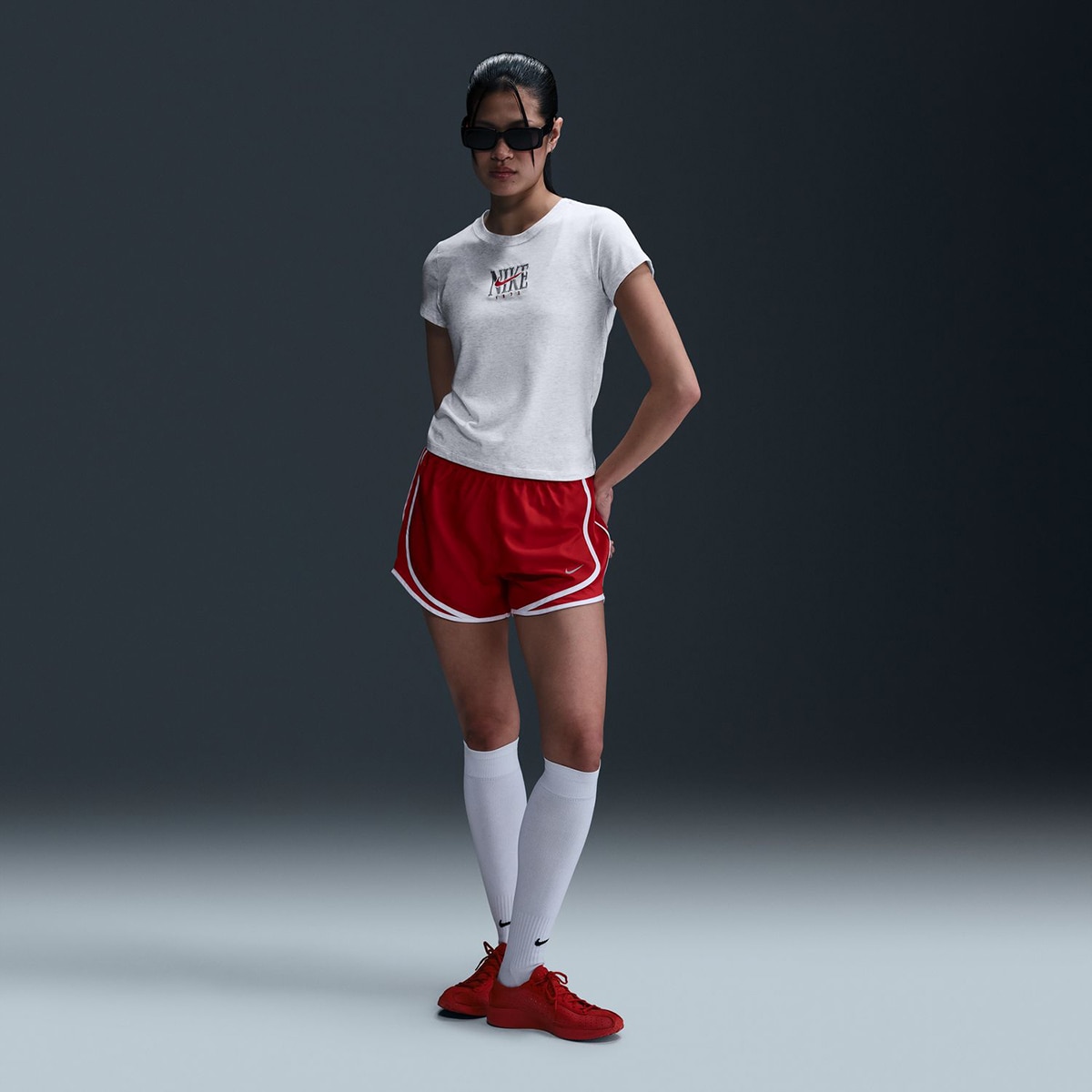 T-shirt de mulher Sportswear Nike Cinzento-1
