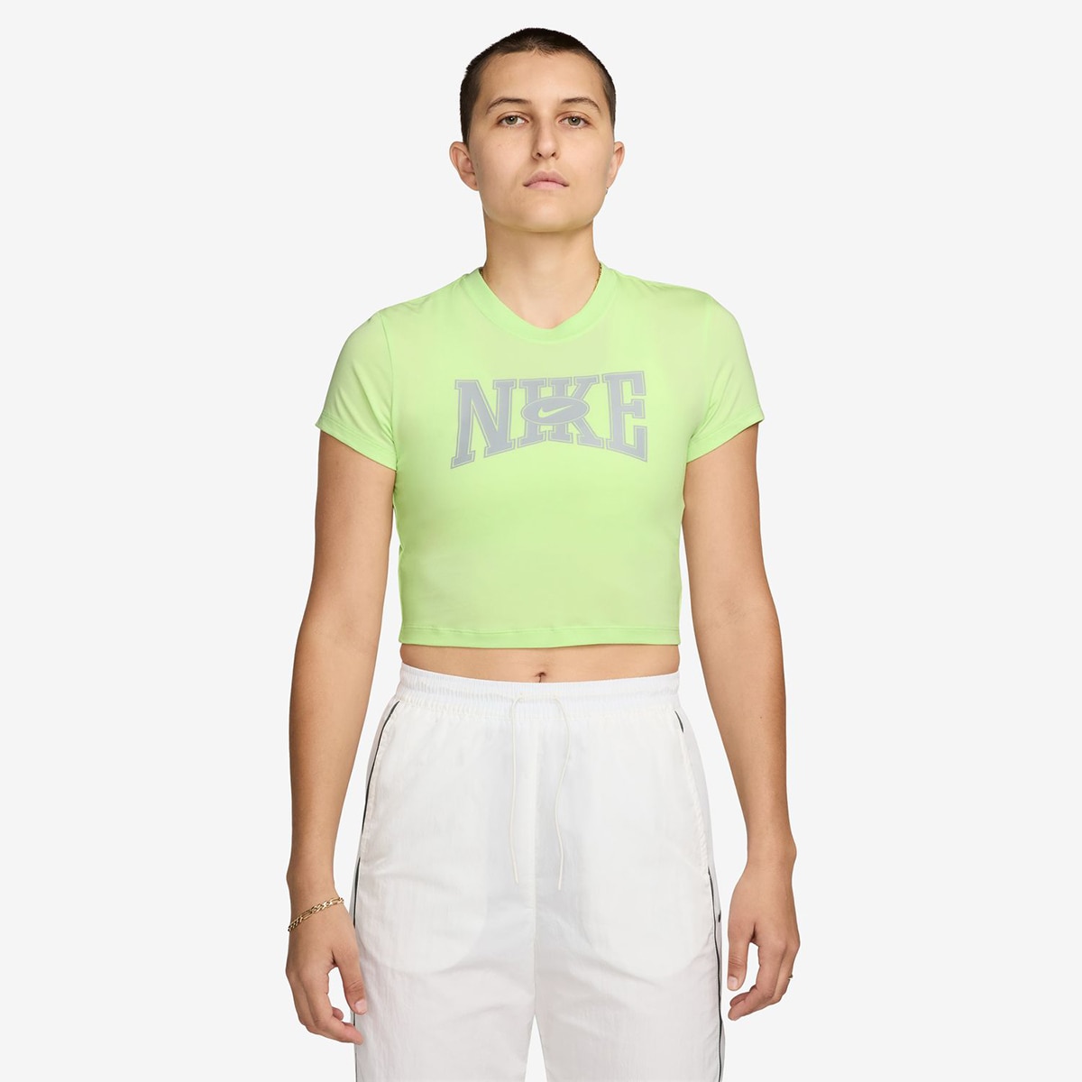 T-shirt de mulher Sportswear Nike Verde-1