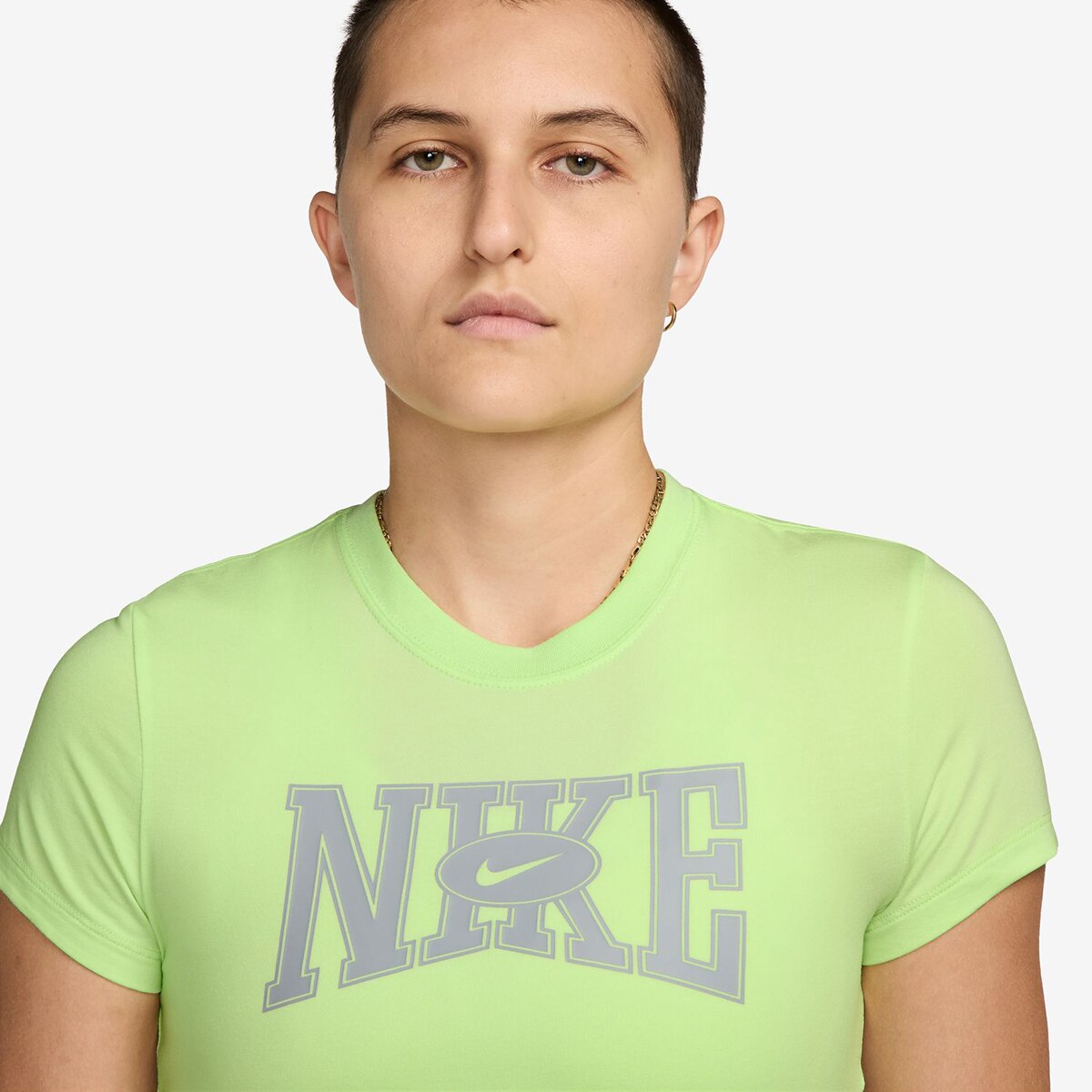 T-shirt de mulher Sportswear Nike Verde-3