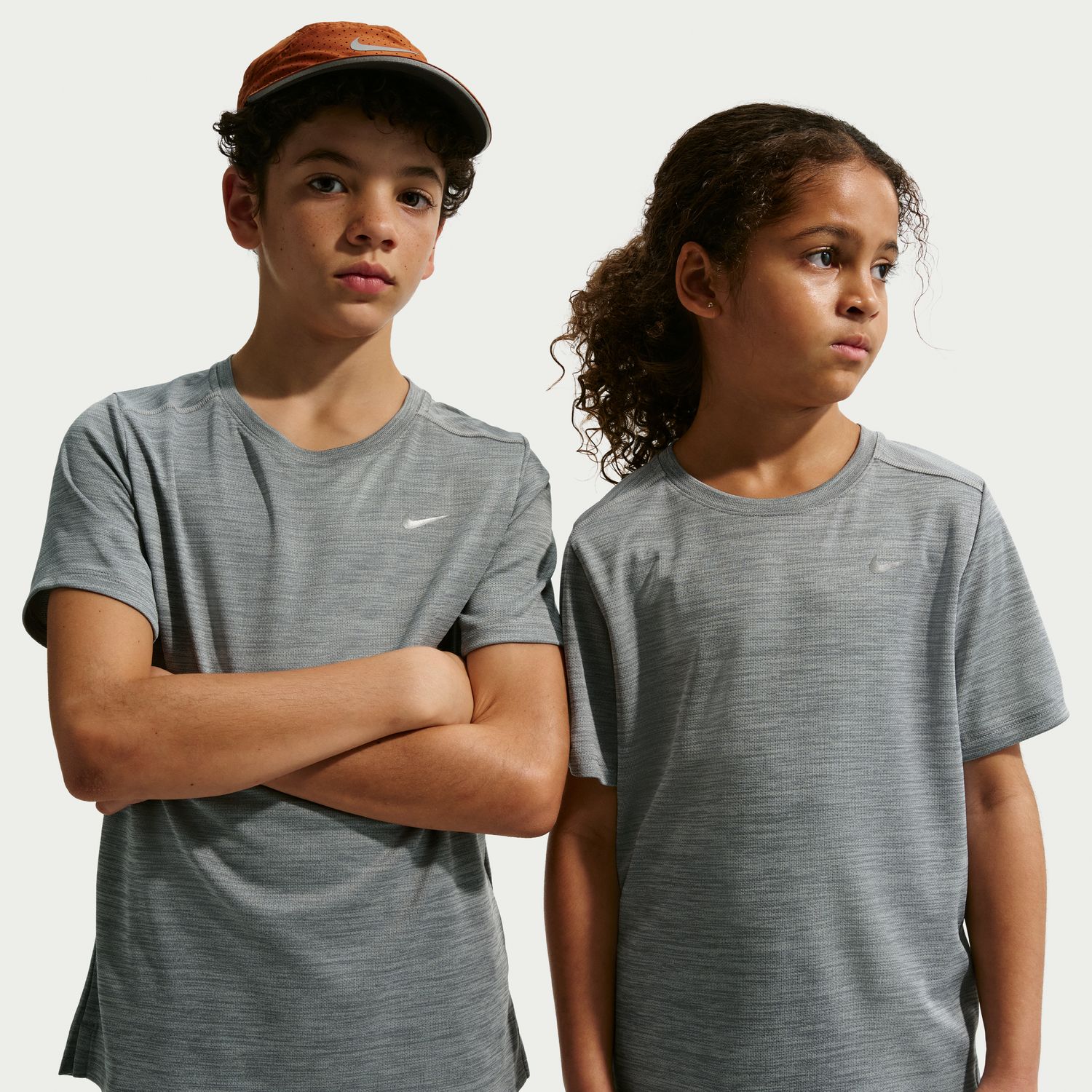 T-shirt de Criança K Nk DF Miler SS Top Cinzento-5