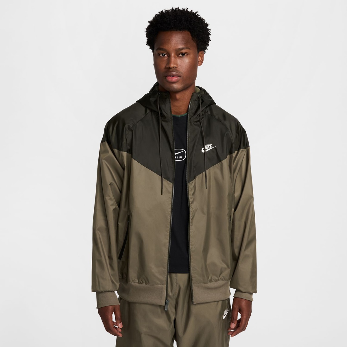 Casaco de Homem Sportswear Heritage Essentials Windrunner Verde Azeitona-1
