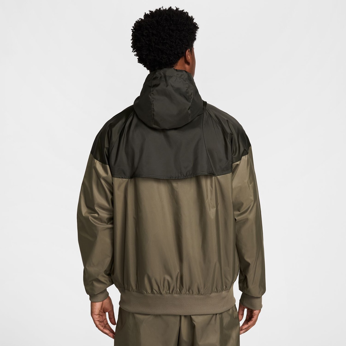Casaco de Homem Sportswear Heritage Essentials Windrunner Verde Azeitona-2