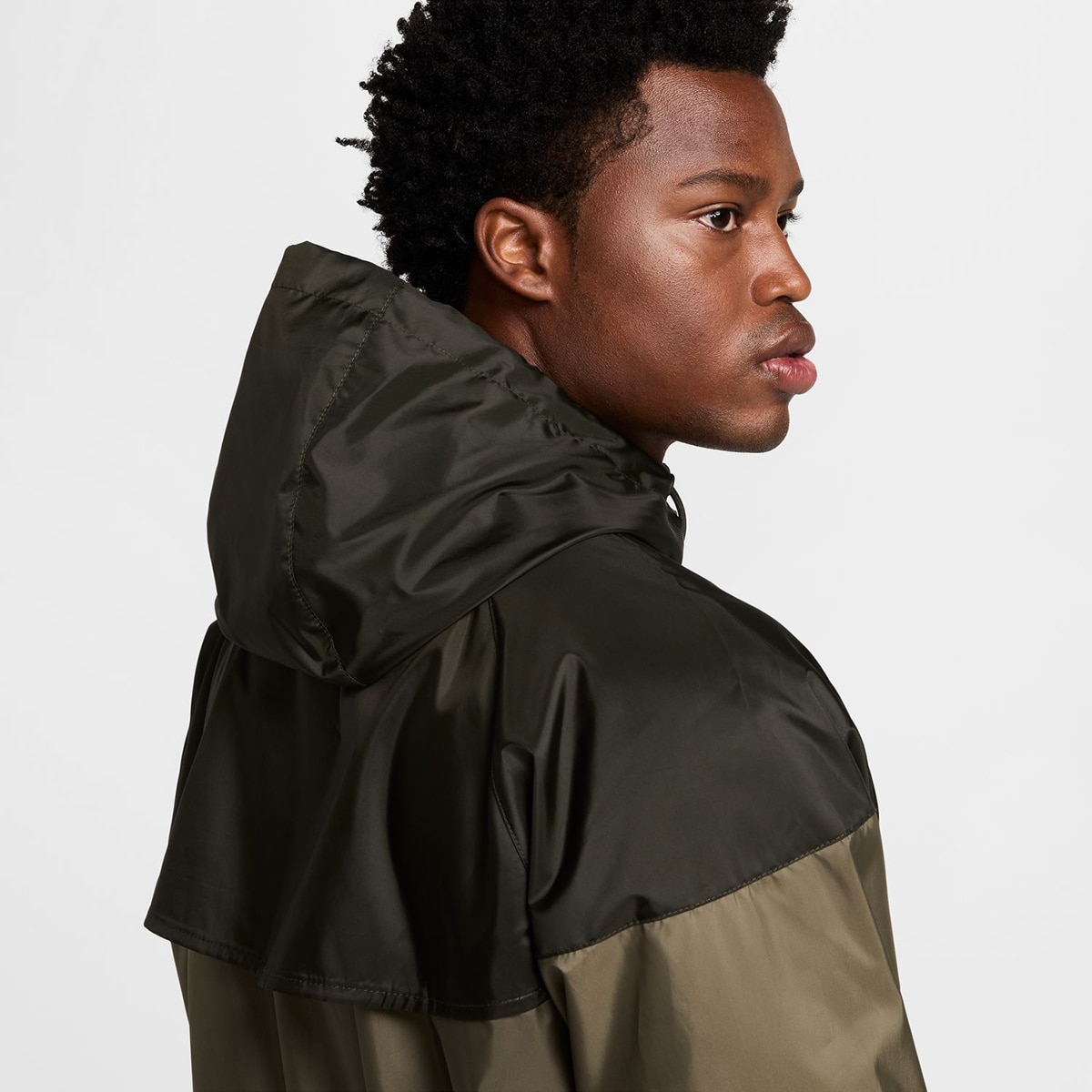 Casaco de Homem Sportswear Heritage Essentials Windrunner Verde Azeitona-8