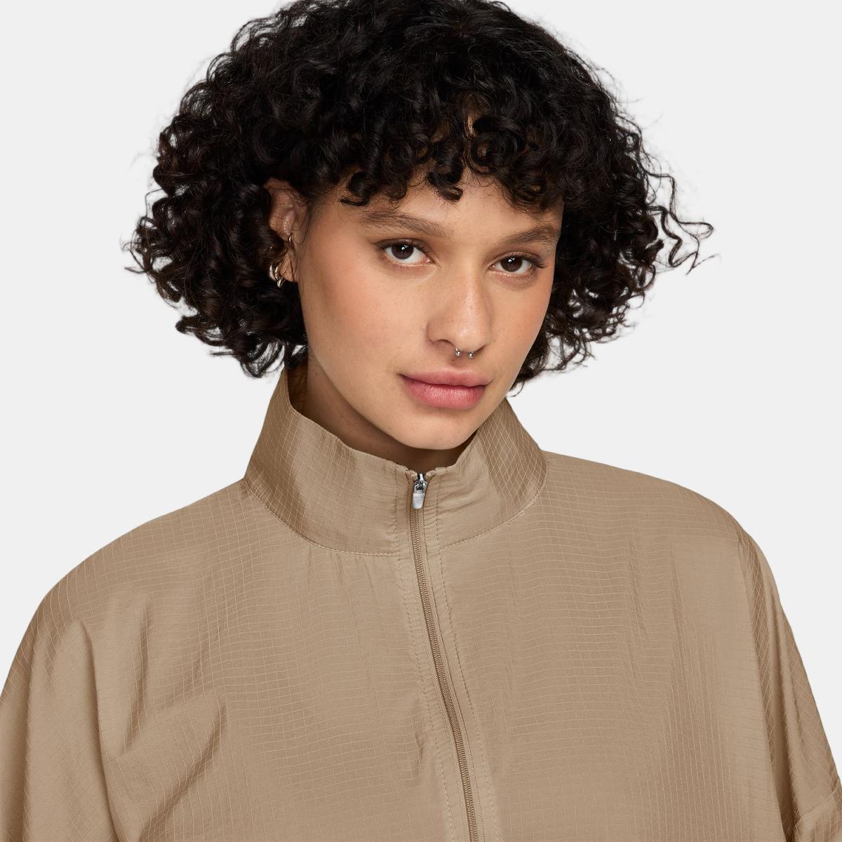 Casaco de mulher Sportswear Windrunner Nike Castanho-3