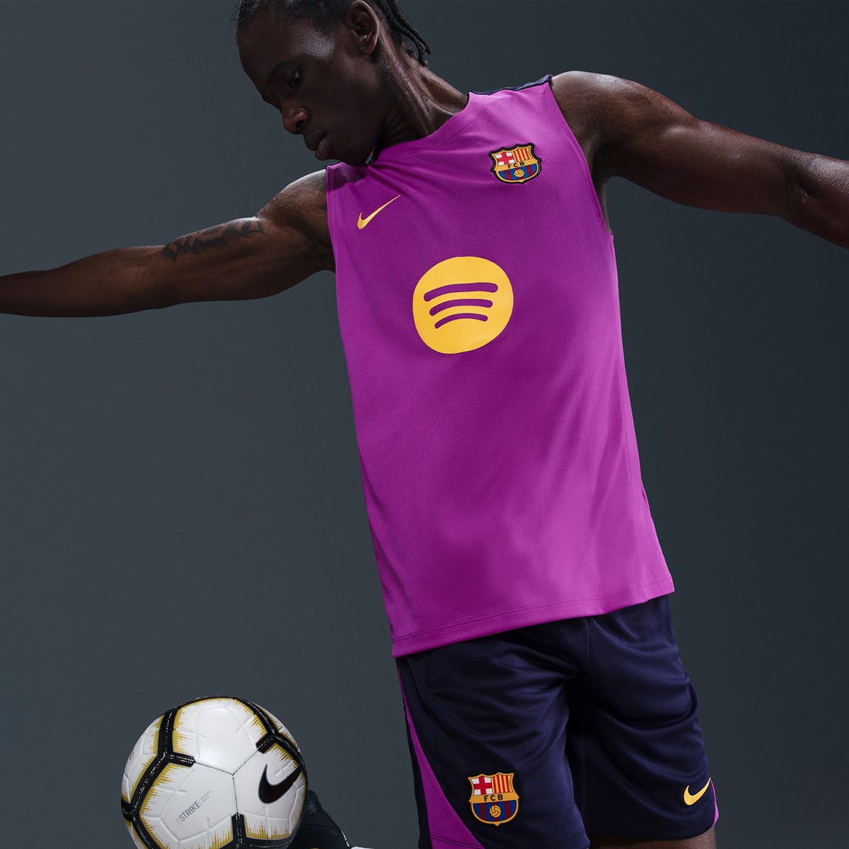 T-shirt de Homem FC Barcelona 2025-2026 Strike Roxo-1