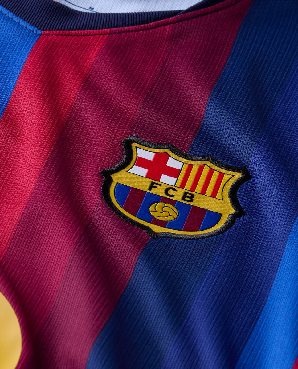T-shirt de Criança 1.º Equipamento FC Barcelona 2026-2027 Stadium Stadium Azul / Grená-11