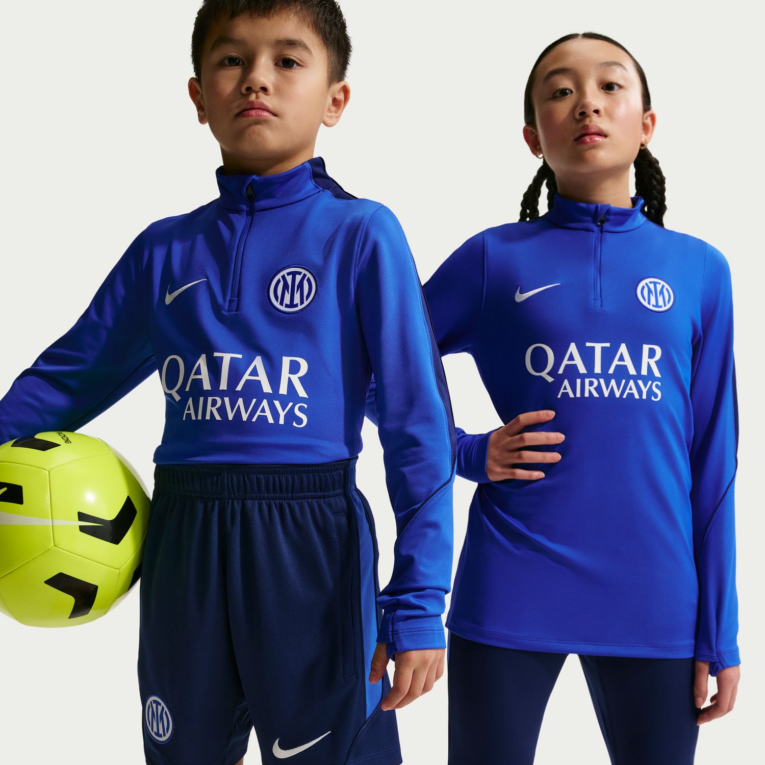 Imagem 0 de T-shirt de Criança Inter de Milán 2026-2027 Dri-FIT Strike Drill Top