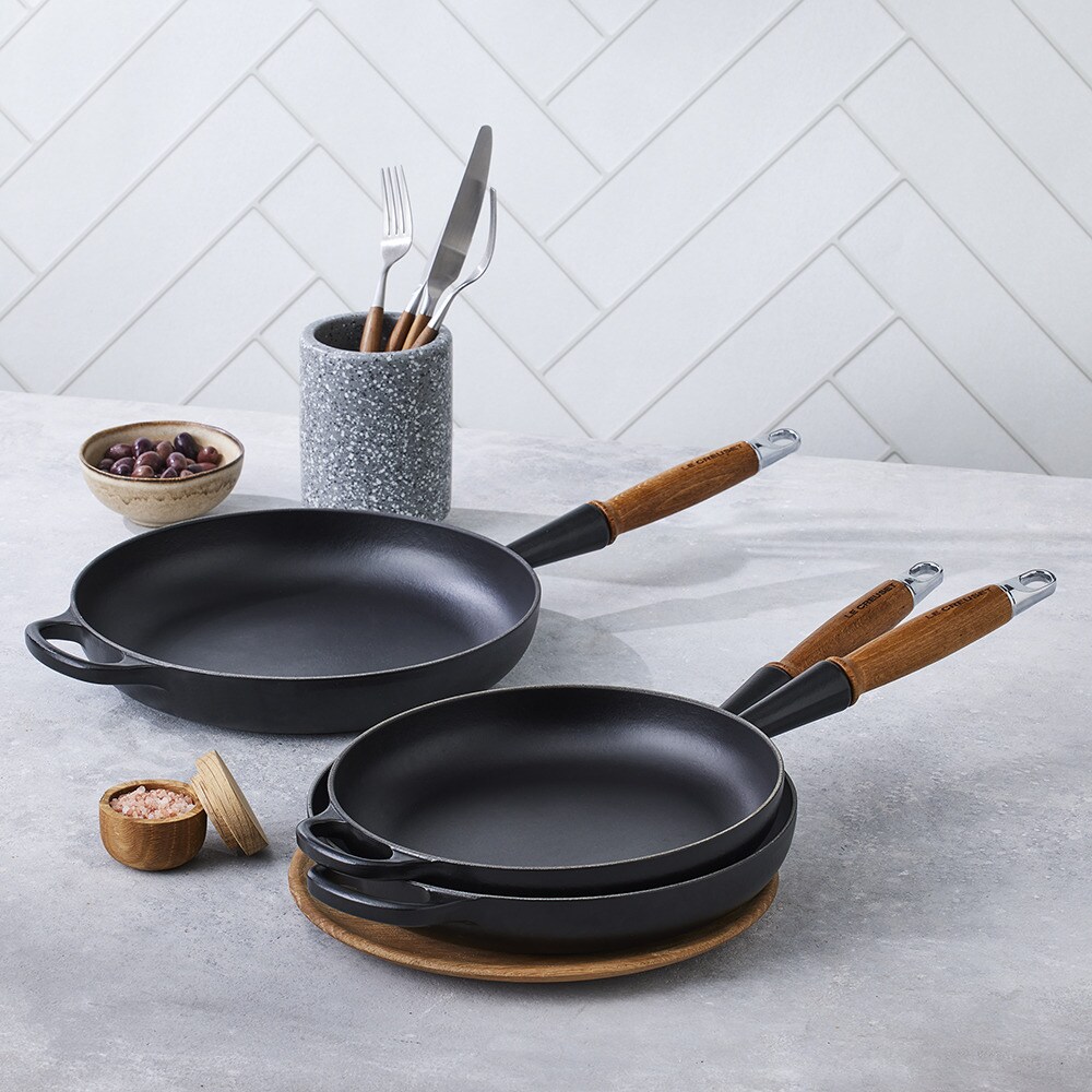 Imagen 3 de Sartén baja con mango de madera hierro fundido Le Creuset - Negro mate Sartén de 28 cm Negro mate