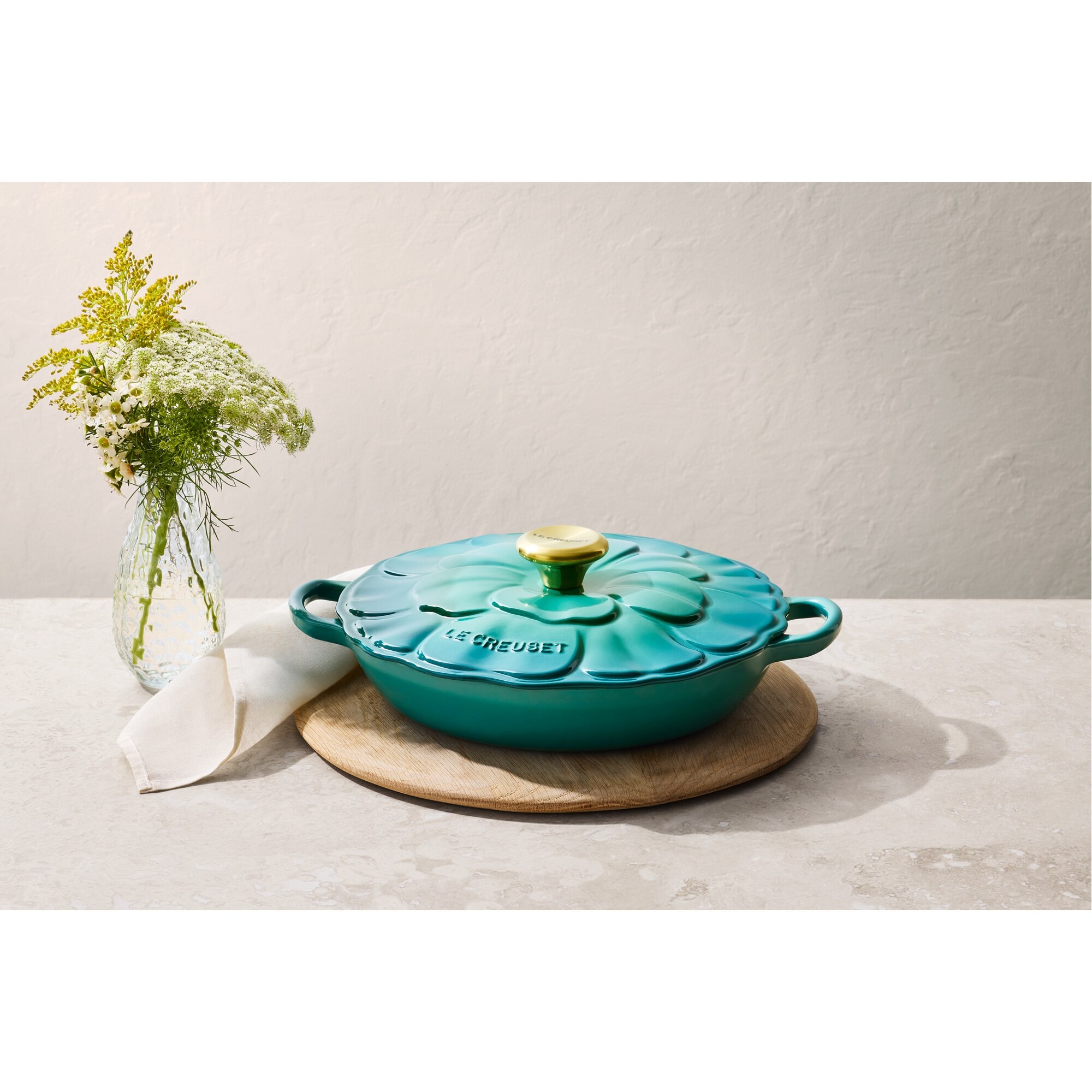 Cacerola baja hierro fundido Pétalo Le Creuset - Azul Pacífico Cacerola de 26 cm Azul Pacífico-6