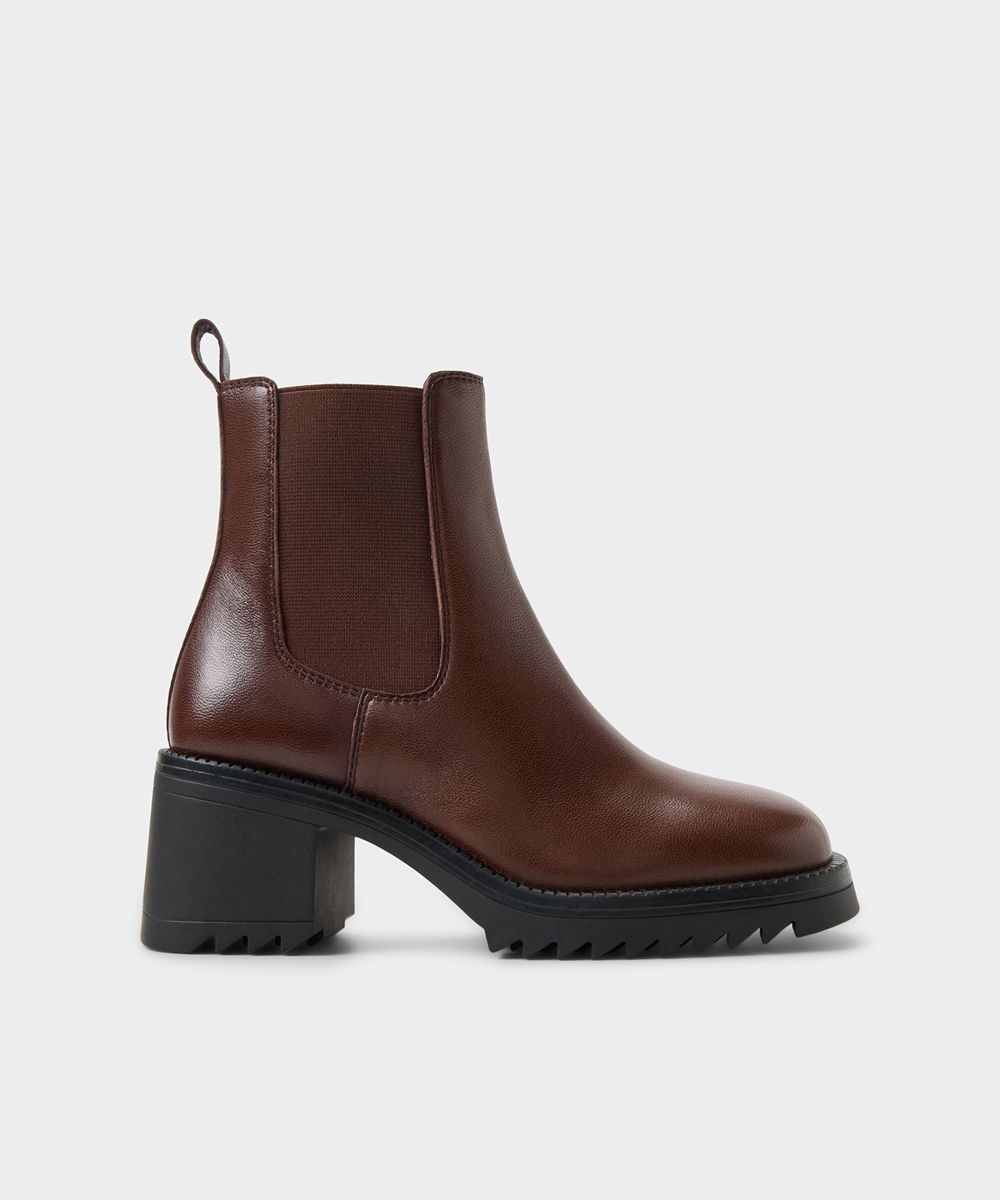 Imagen 0 de Botines básicos de mujer con punta cuadrada Camel