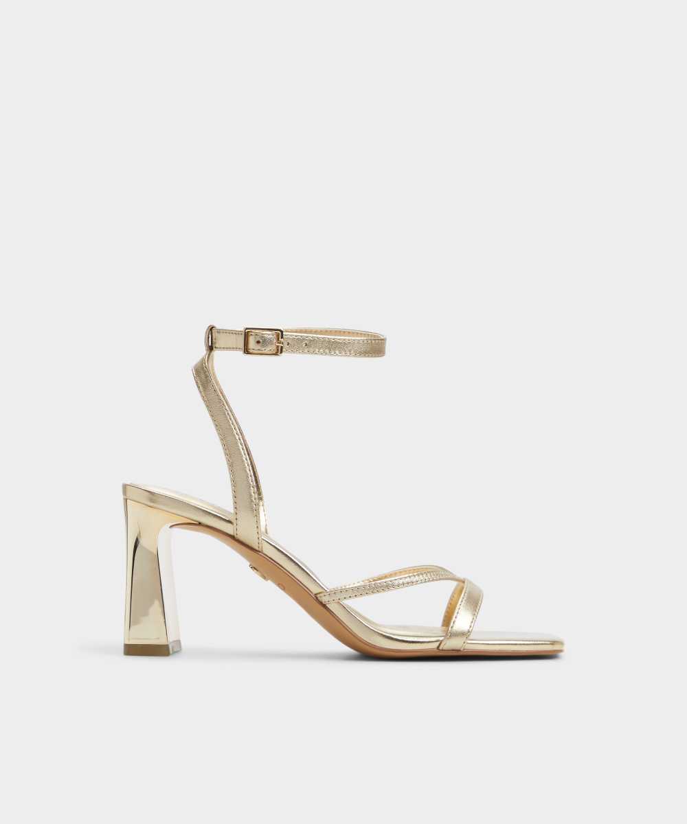 Imagen 0 de Sandalias de tacón de mujer con punta cuadrada Beige