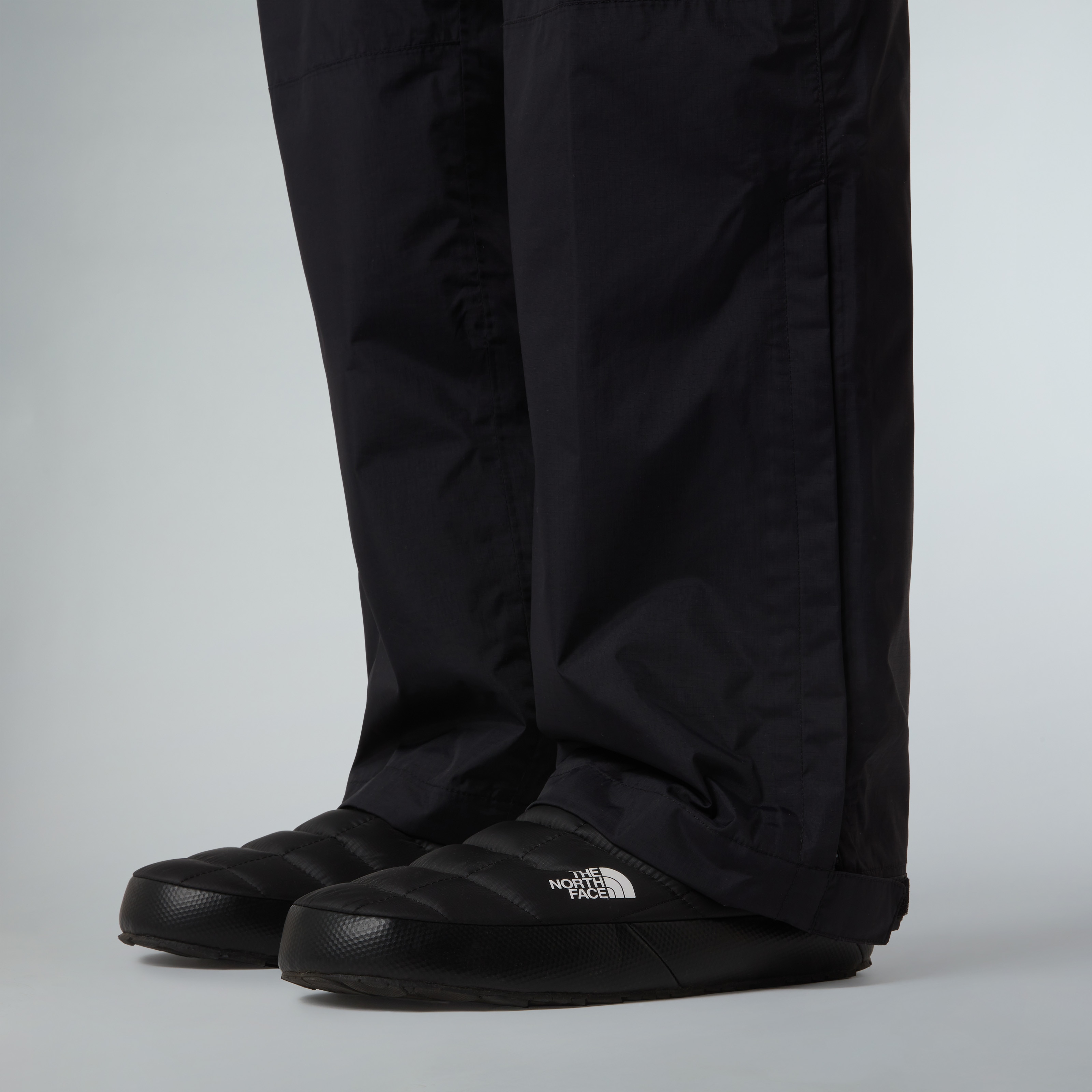 Imagen 6 de Pantuflas de hombre ThermoBall™ V Traction The North Face - Negro / Blanco Negro / Blanco
