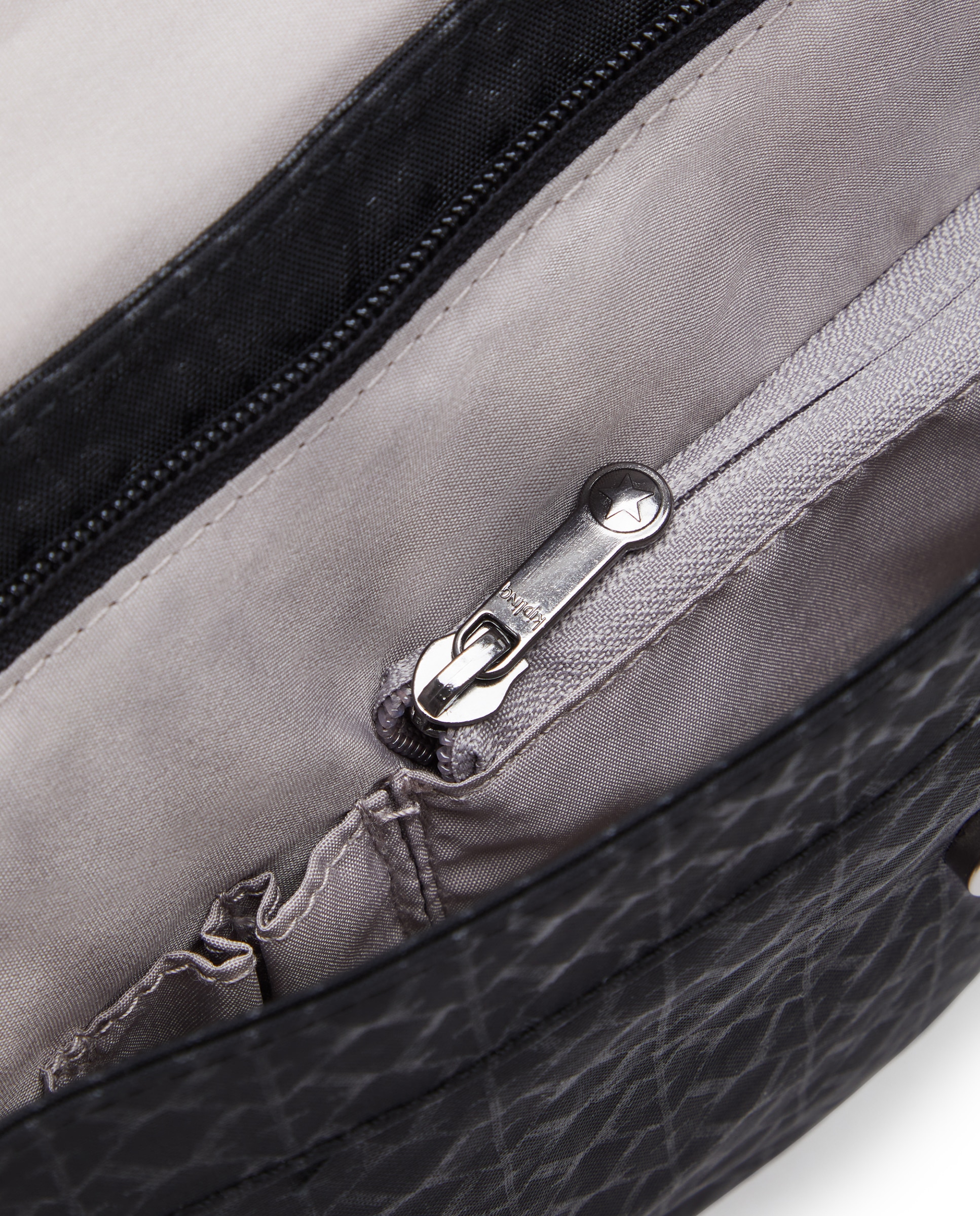Bolso portadocumentos pequeño con compartimento para portátil - Kipling - Negro mate Negro mate-5