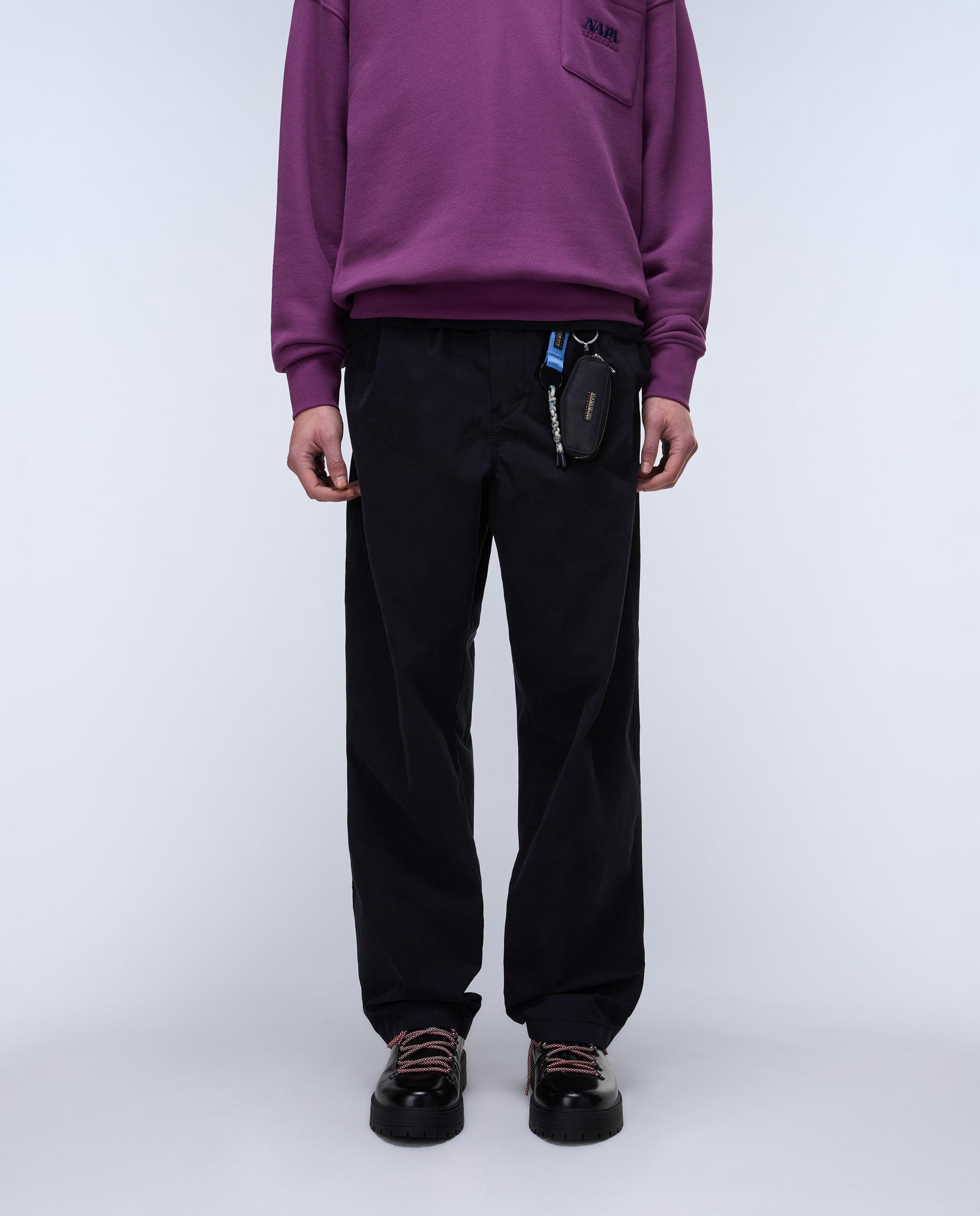 Imagen 0 de Chino de hombre spejil de corte relaxed Negro