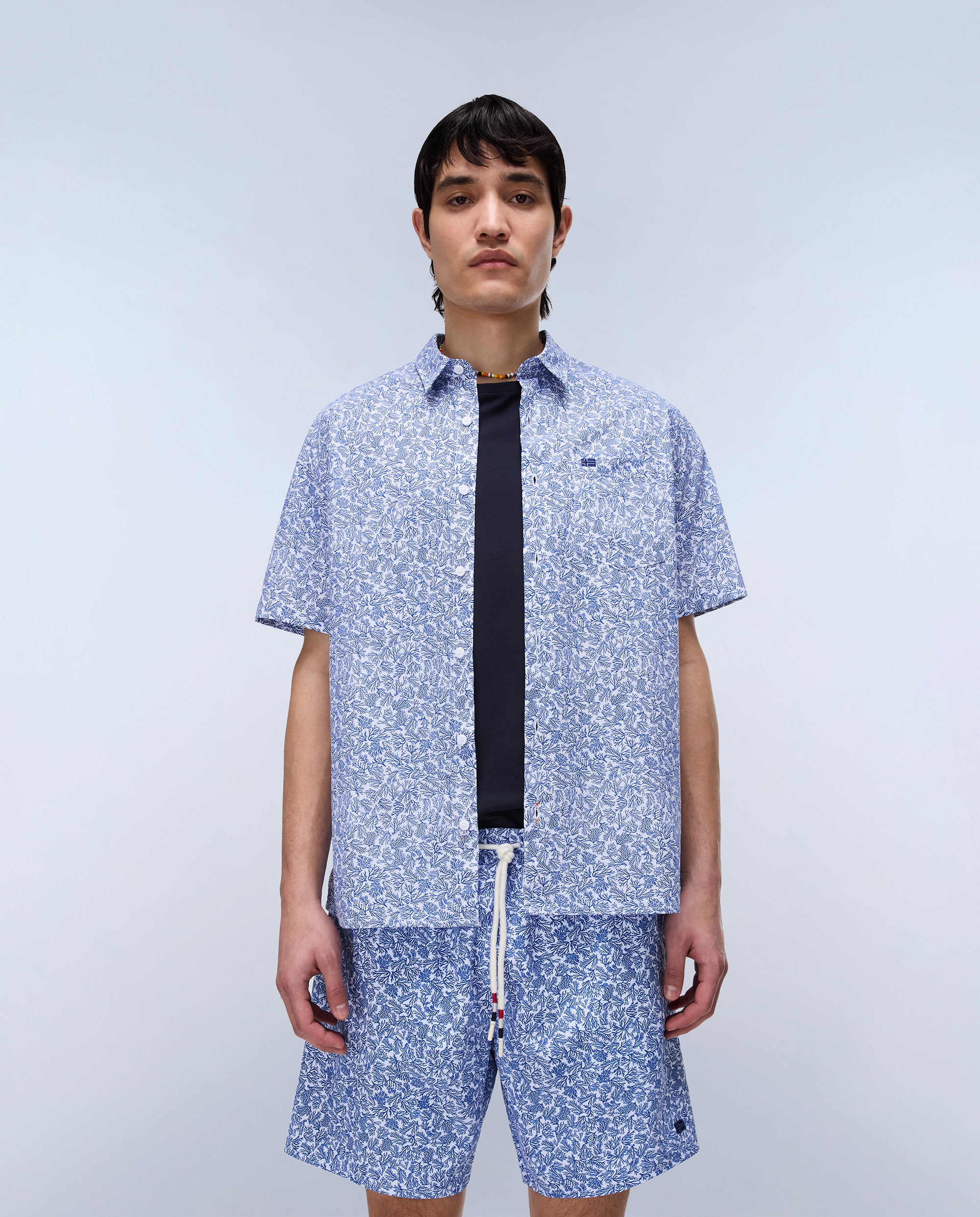 Imagen 0 de Camisa de algodón  elior de hombre con manga corta de corte relaxed estampada Gris ceniza