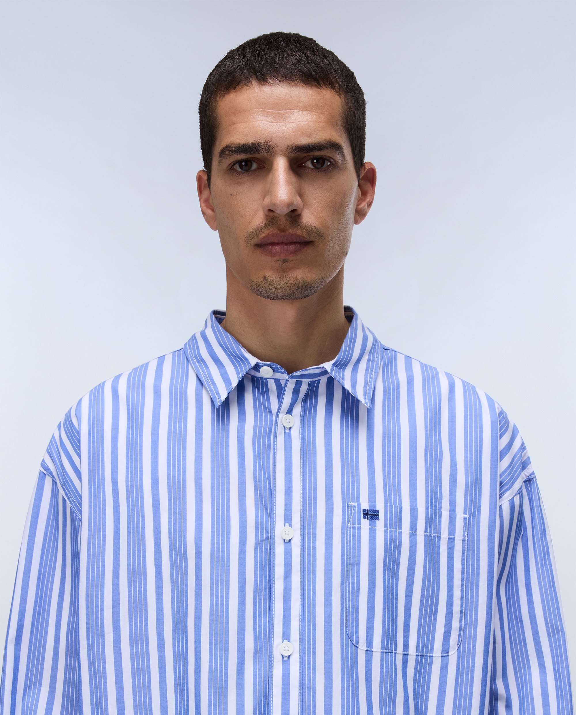 Imagen 2 de Camisa de algodón eos de hombre con corte relaxed de rayas - Napapijri - Azul / Blanco Azul / Blanco