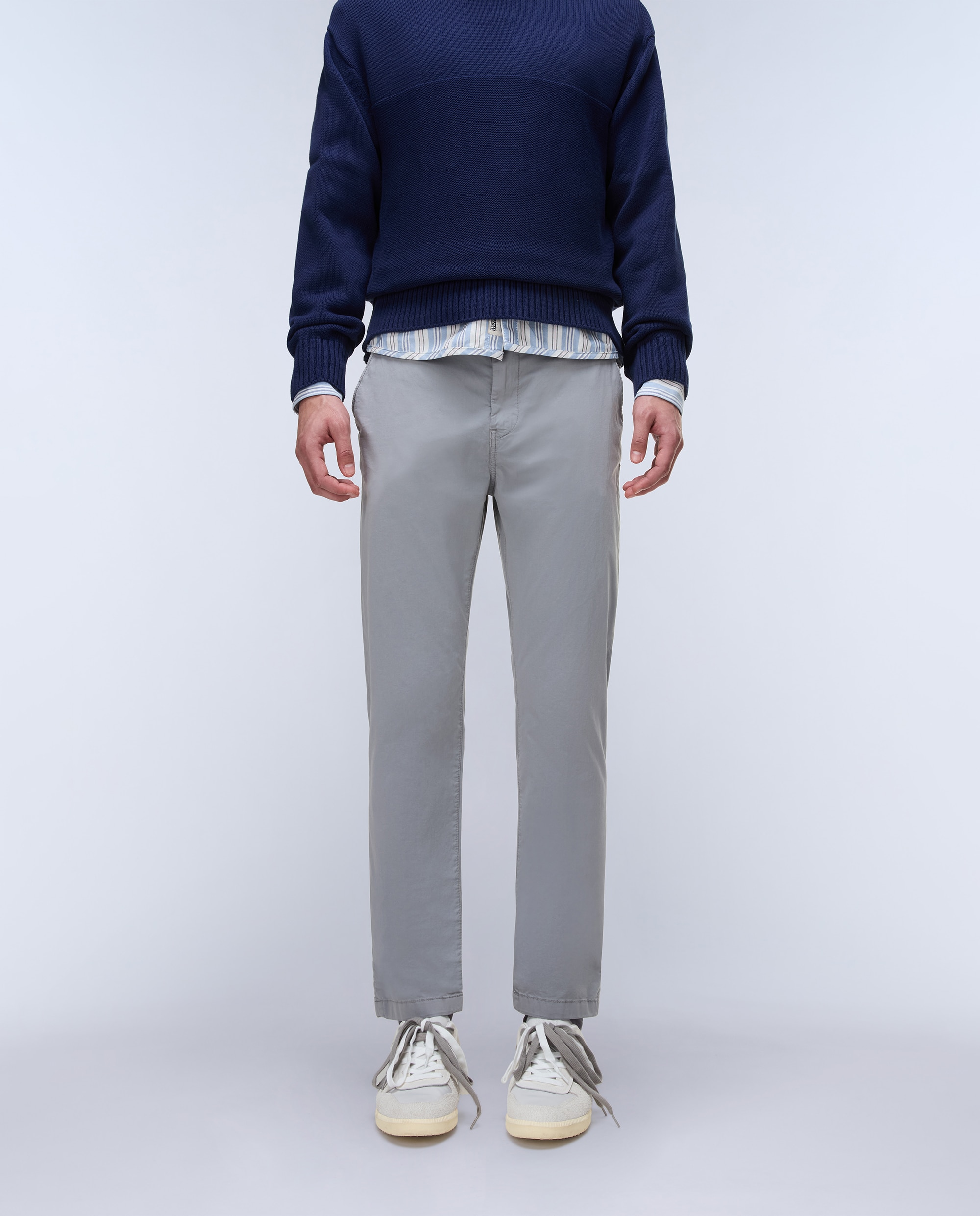 Imagen 0 de Chino de hombre Puyo de corte regular Gris