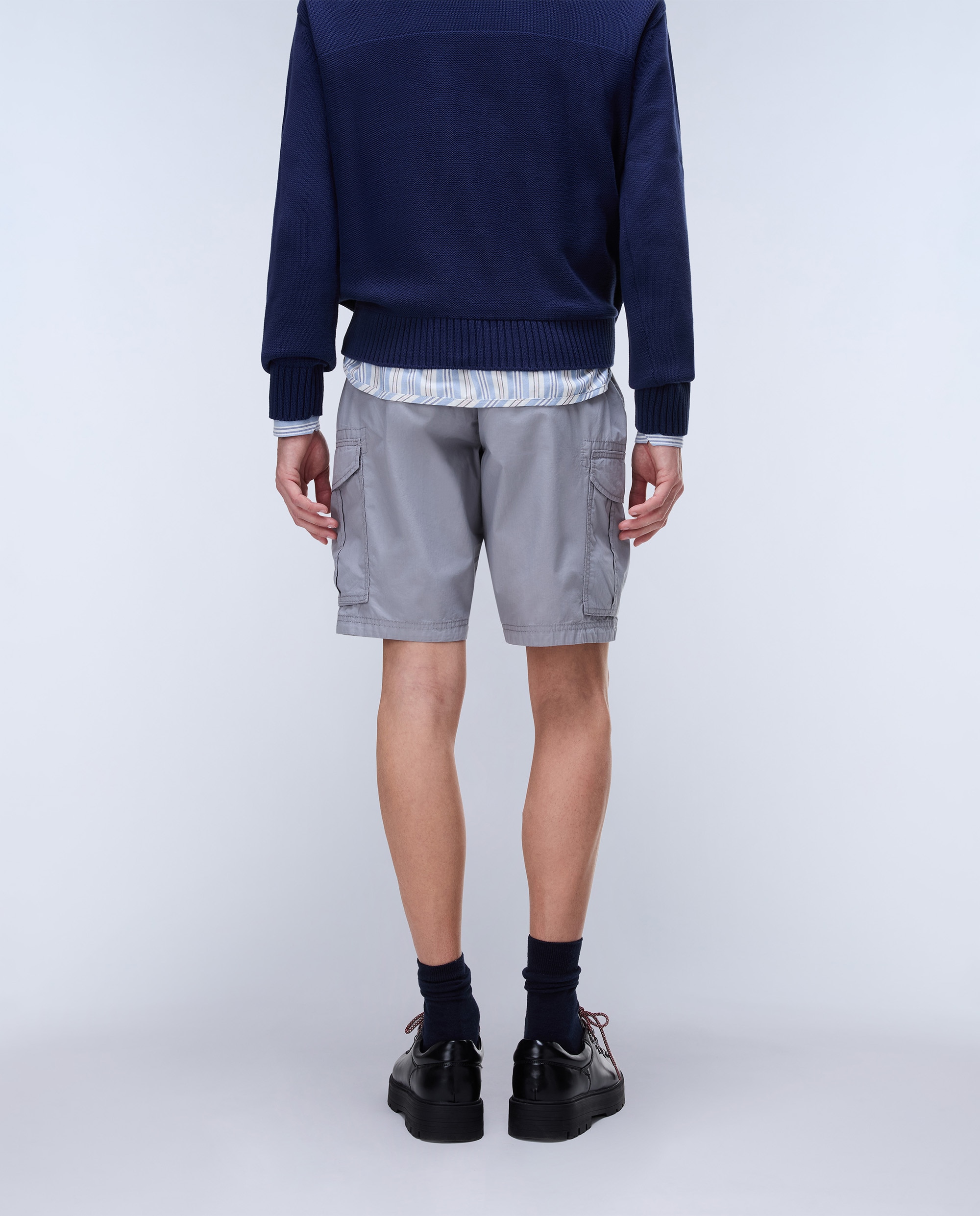 Imagen 3 de Bermuda de hombre tipo cargo Noto lisa - Gris Gris
