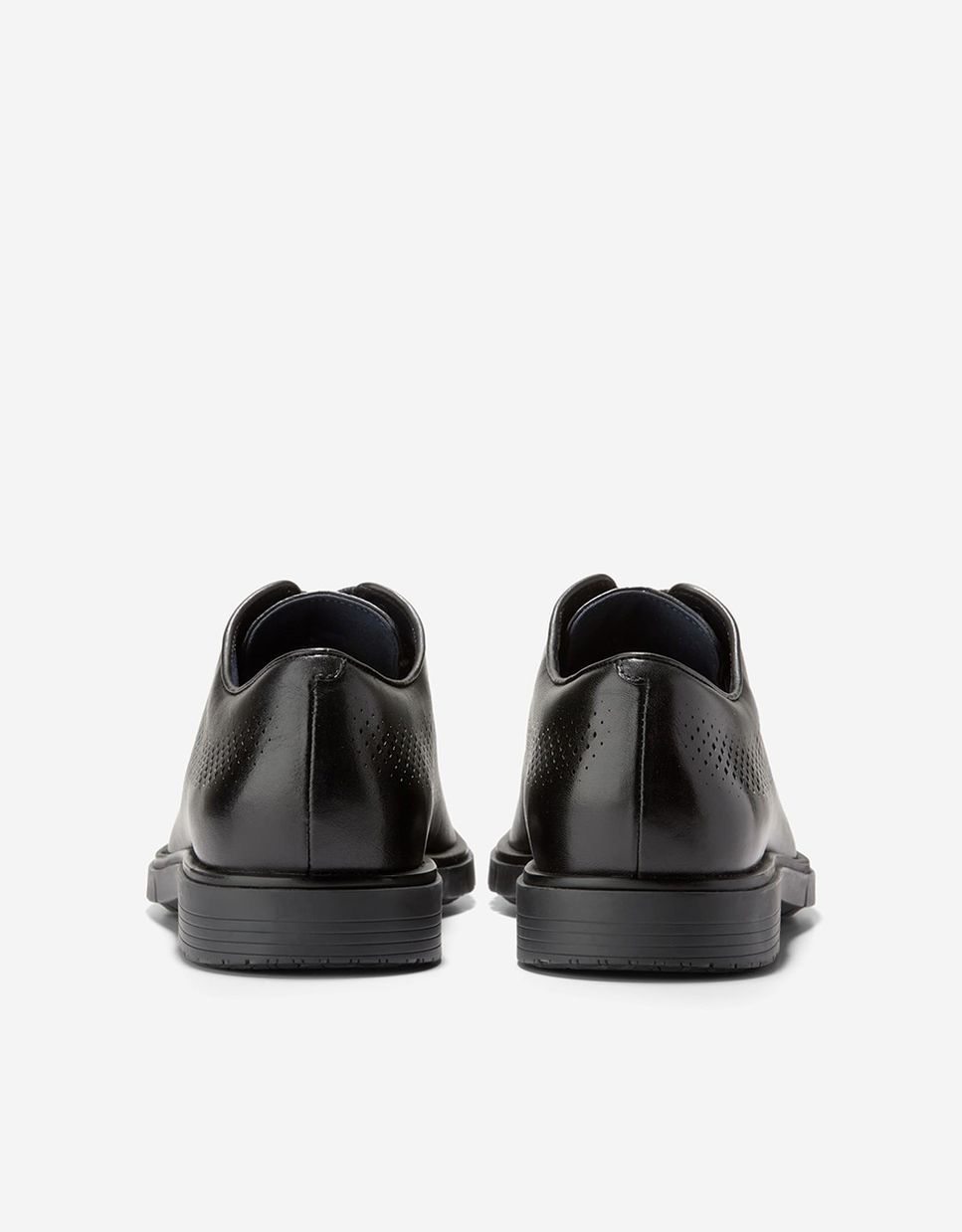Zapato oxford de hombre confeccionado en piel con perforaciones en láser - Cole Haan - Negro Negro-2