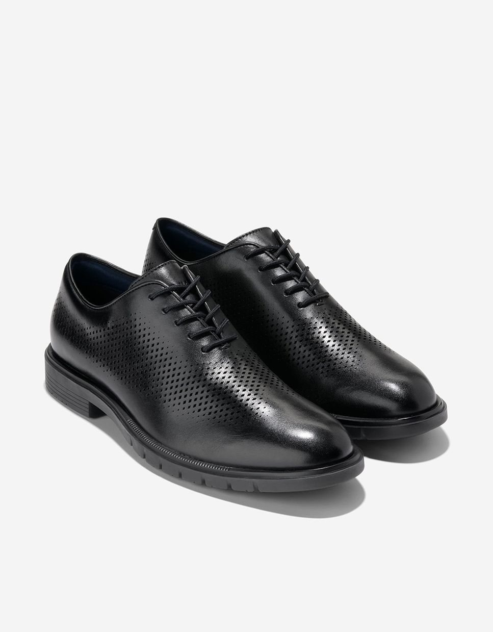 Zapato oxford de hombre confeccionado en piel con perforaciones en láser - Cole Haan - Negro Negro-4