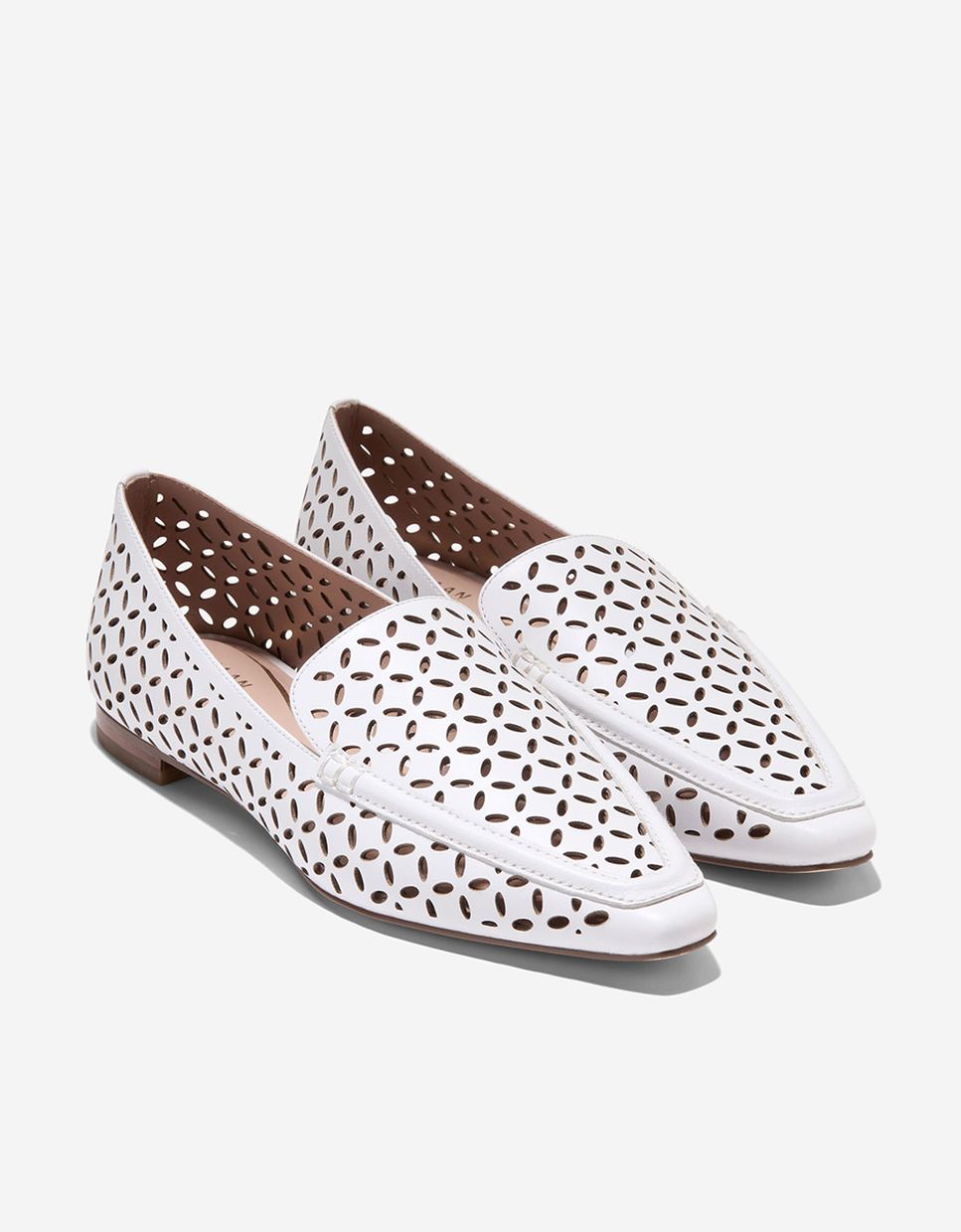 Mocasines planos de mujer confeccionados en piel perforada - Cole Haan - Blanco Blanco-4