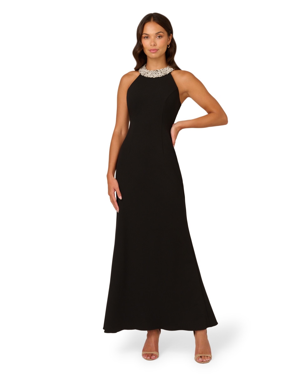 Adrianna Papell - Vestido largo sin mangas con pedreria en el escote halter.