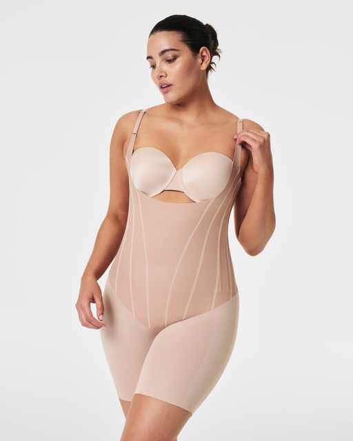 Imagen 0 de Body sin costuras a media pierna de pecho descubierto