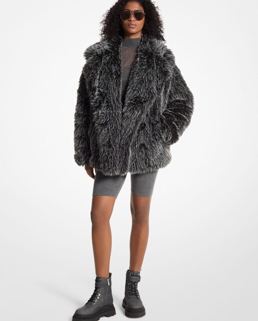 Imagen 0 de Abrigo de pelo de mujer oversize de tacto suave
