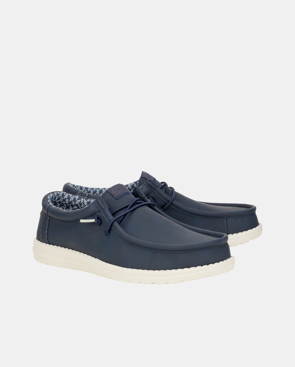 Imagen 2 de Las wally classic están elaboradas con una parte superior de piel sintética muy fina. inspiradas en los barcos y el estilo marinero, lestos zapatos con cordones son todo lo que necesitas para tu look diario. sus principales características son: - HeyDude - parte - Azul marino Azul marino