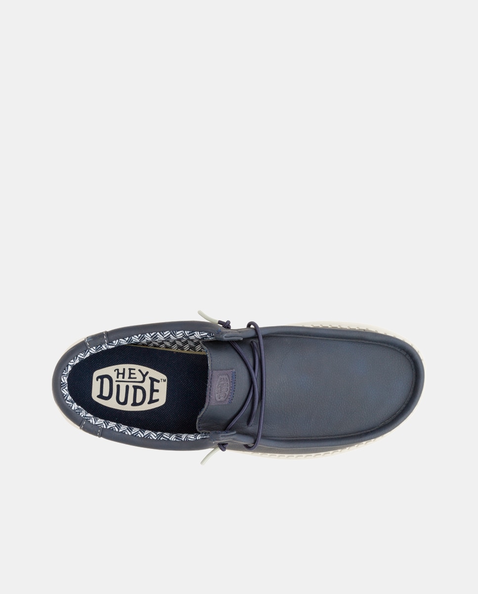 Imagen 6 de Las wally classic están elaboradas con una parte superior de piel sintética muy fina. inspiradas en los barcos y el estilo marinero, lestos zapatos con cordones son todo lo que necesitas para tu look diario. sus principales características son: - HeyDude - parte - Azul marino Azul marino