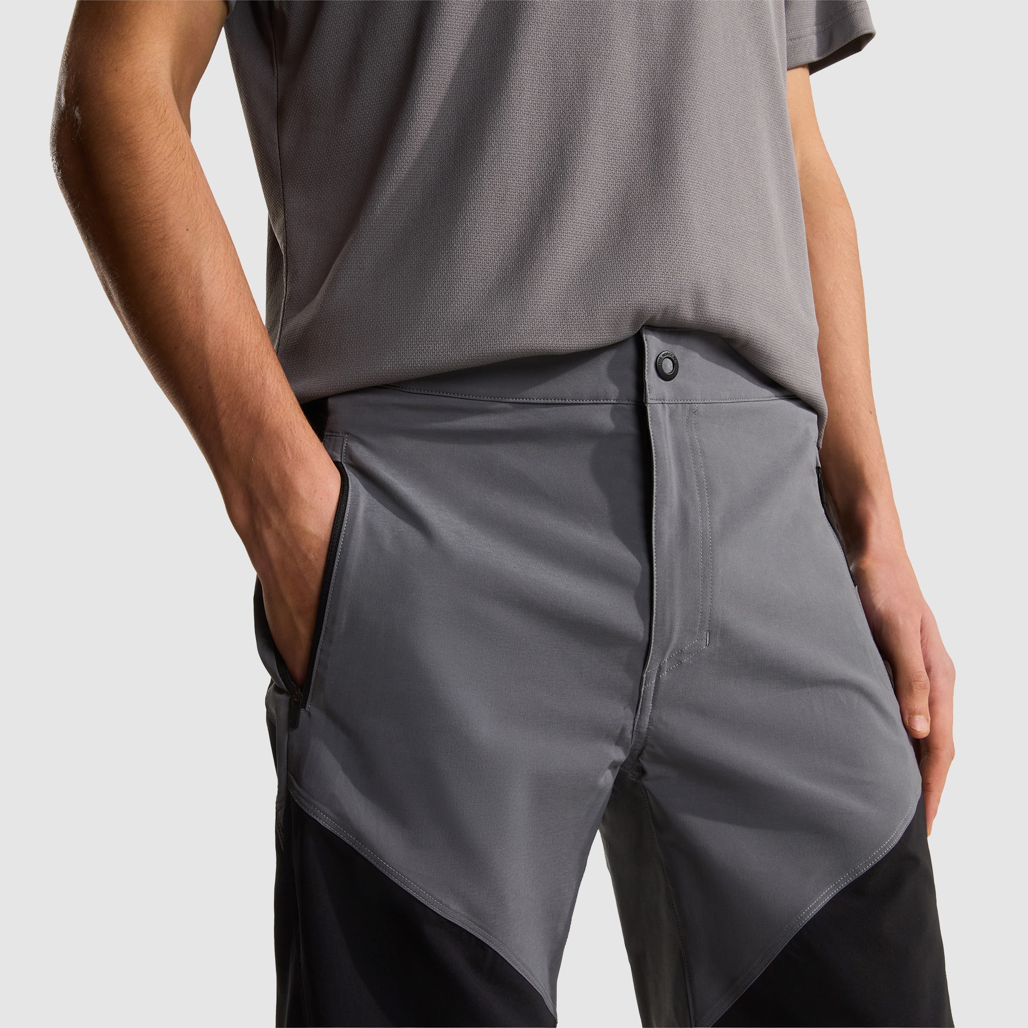 Imagen 5 de Pantalón corto de corte slim tapered para hombre Felk The North Face - Gris Gris