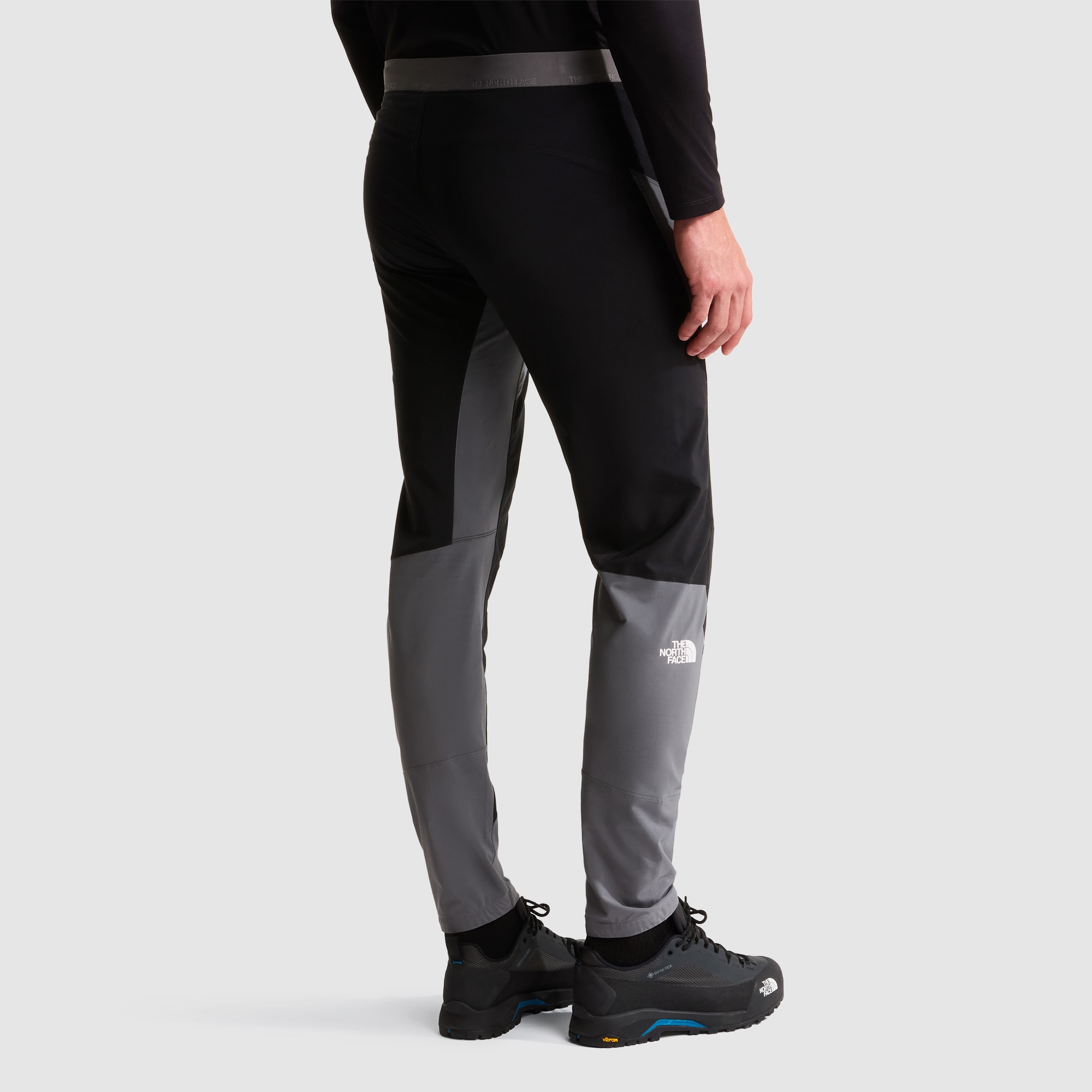 Pantalón de corte tapered slim para hombre Felik The North Face - Gris Gris-3