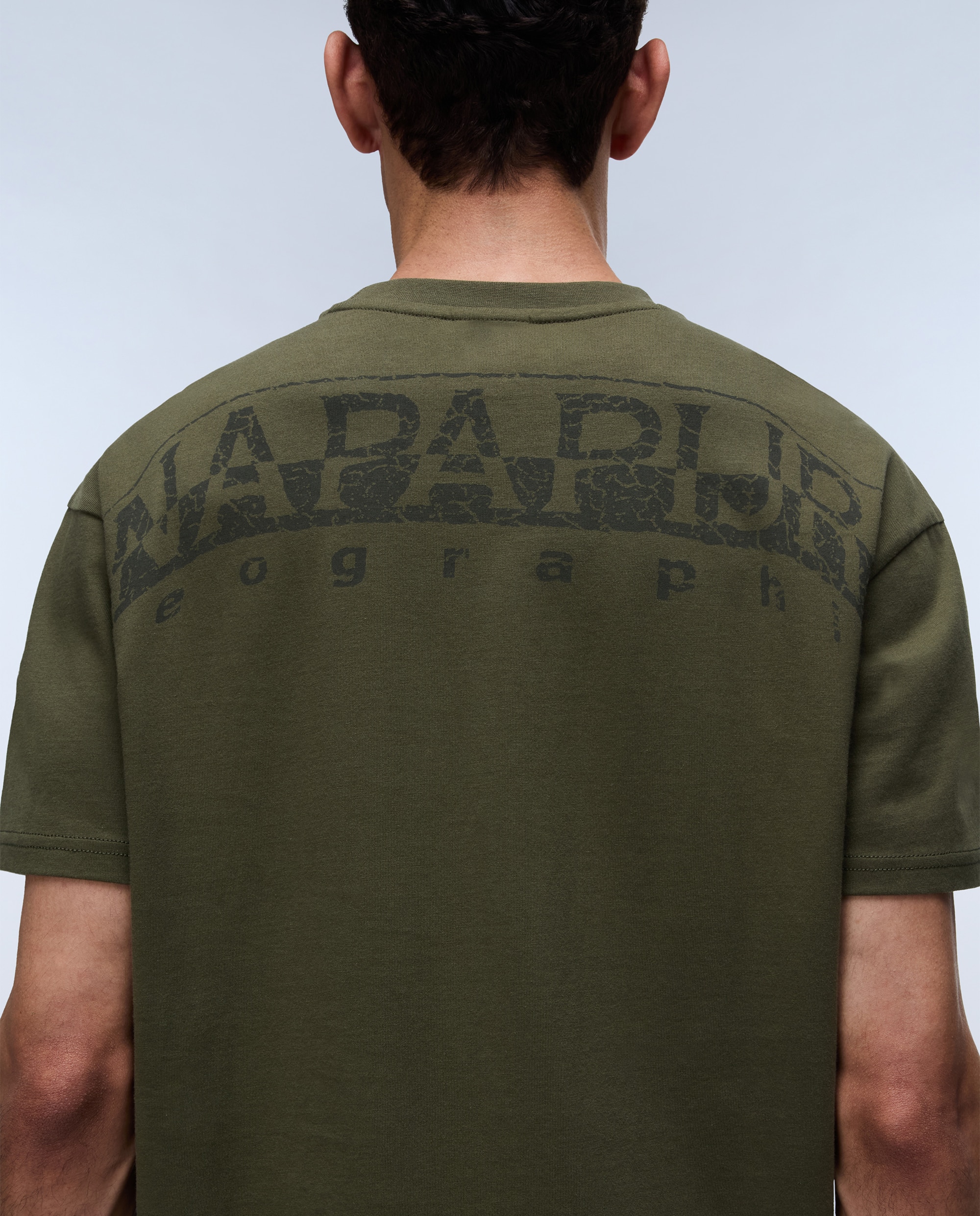 Imagen 4 de Camiseta de hombre yourte con logo delantero y trasero de manga corta - Napapijri - Verde Oliva Verde Oliva
