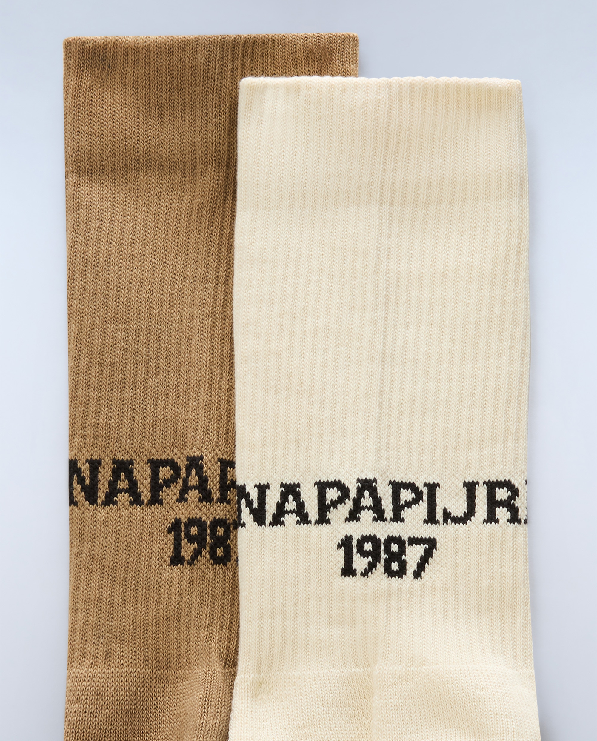 Imagen 3 de Calcetines altos atlas con logo napapijri trasero pack de dos pares - Hueso Hueso