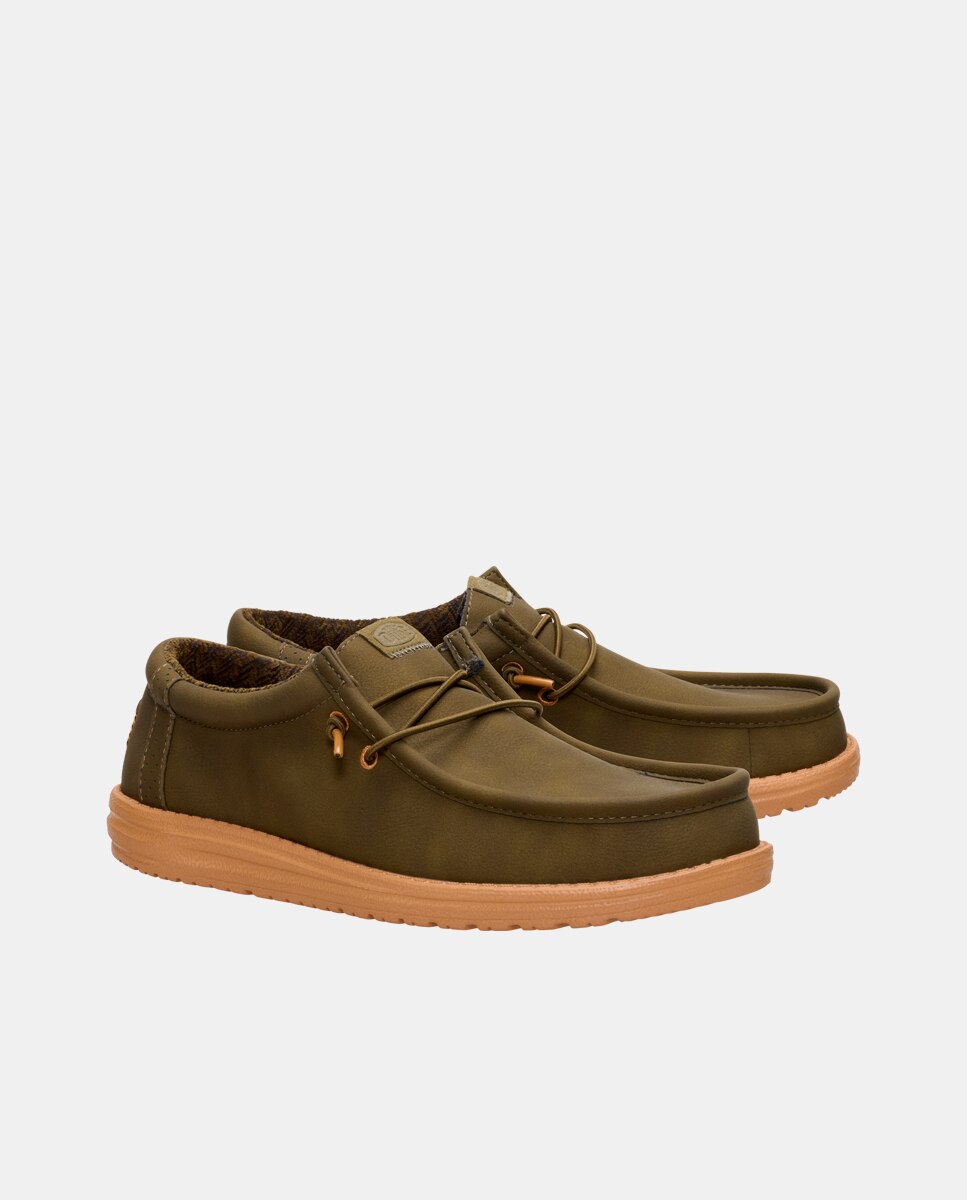 Imagen 4 de Las wally classic están elaboradas con una parte superior de piel sintética muy fina. inspiradas en los barcos y el estilo marinero, lestos zapatos con cordones son todo lo que necesitas para tu look diario. sus principales características son: - HeyDude - parte - Verde Oliva Verde Oliva