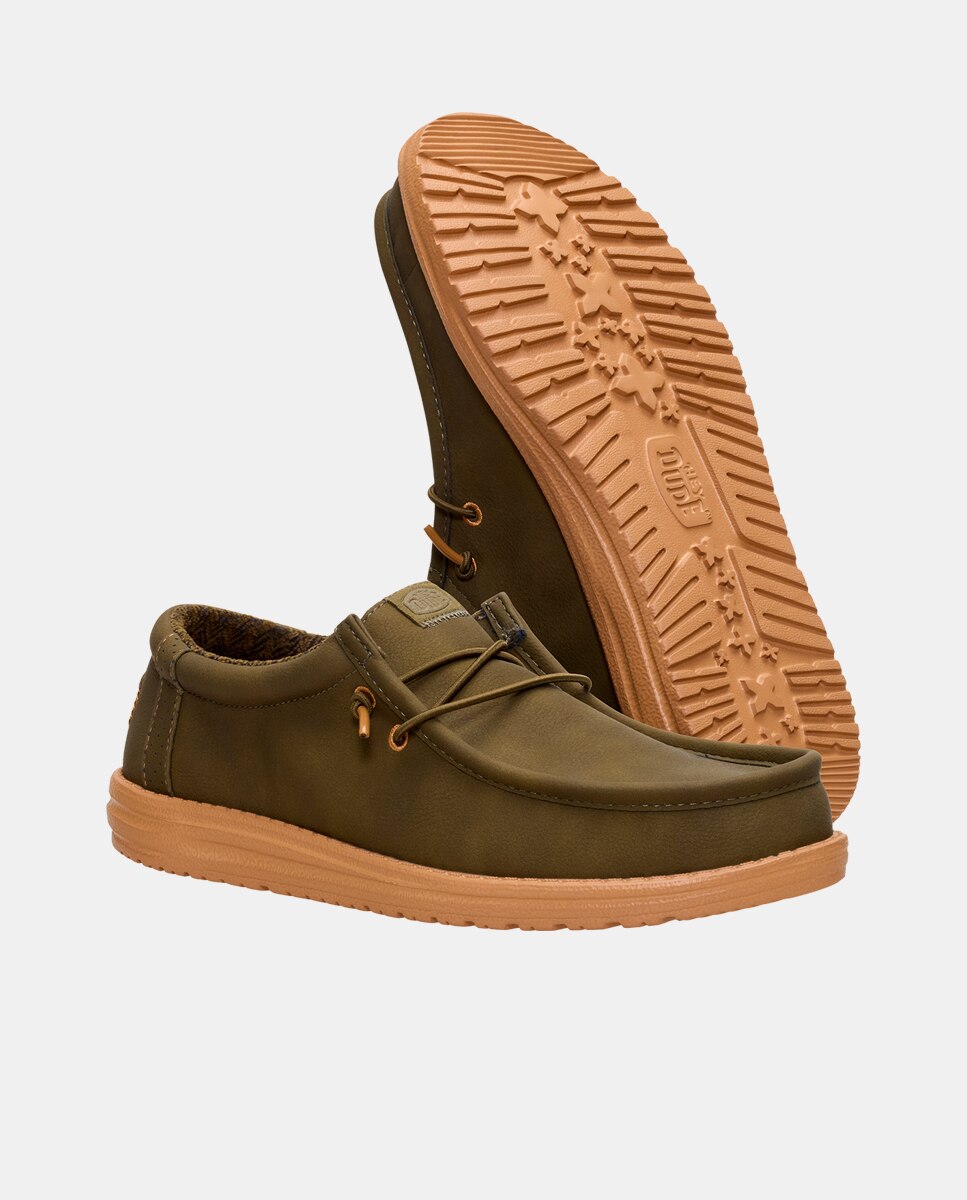 Imagen 5 de Las wally classic están elaboradas con una parte superior de piel sintética muy fina. inspiradas en los barcos y el estilo marinero, lestos zapatos con cordones son todo lo que necesitas para tu look diario. sus principales características son: - HeyDude - parte - Verde Oliva Verde Oliva