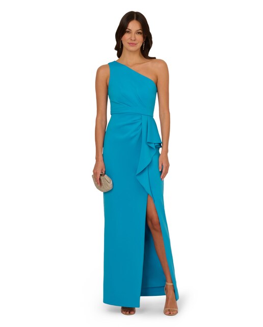 Imagen 0 de Vestido largo con escote asimétrico y volantes