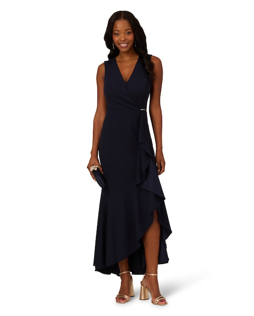 Imagen 0 de Vestido largo con volantes y escote en uve