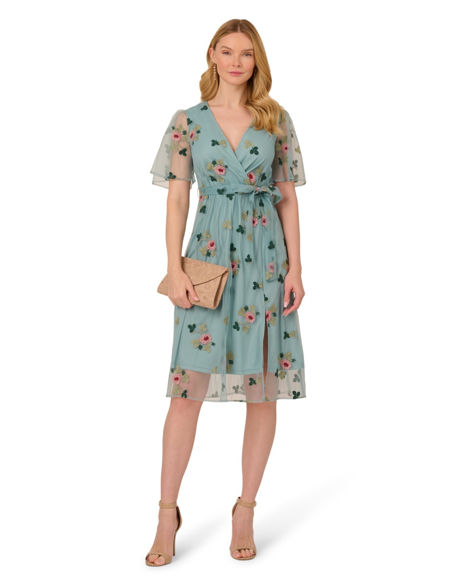 Adrianna Papell - Vestido midi floral con escote cruzado.
