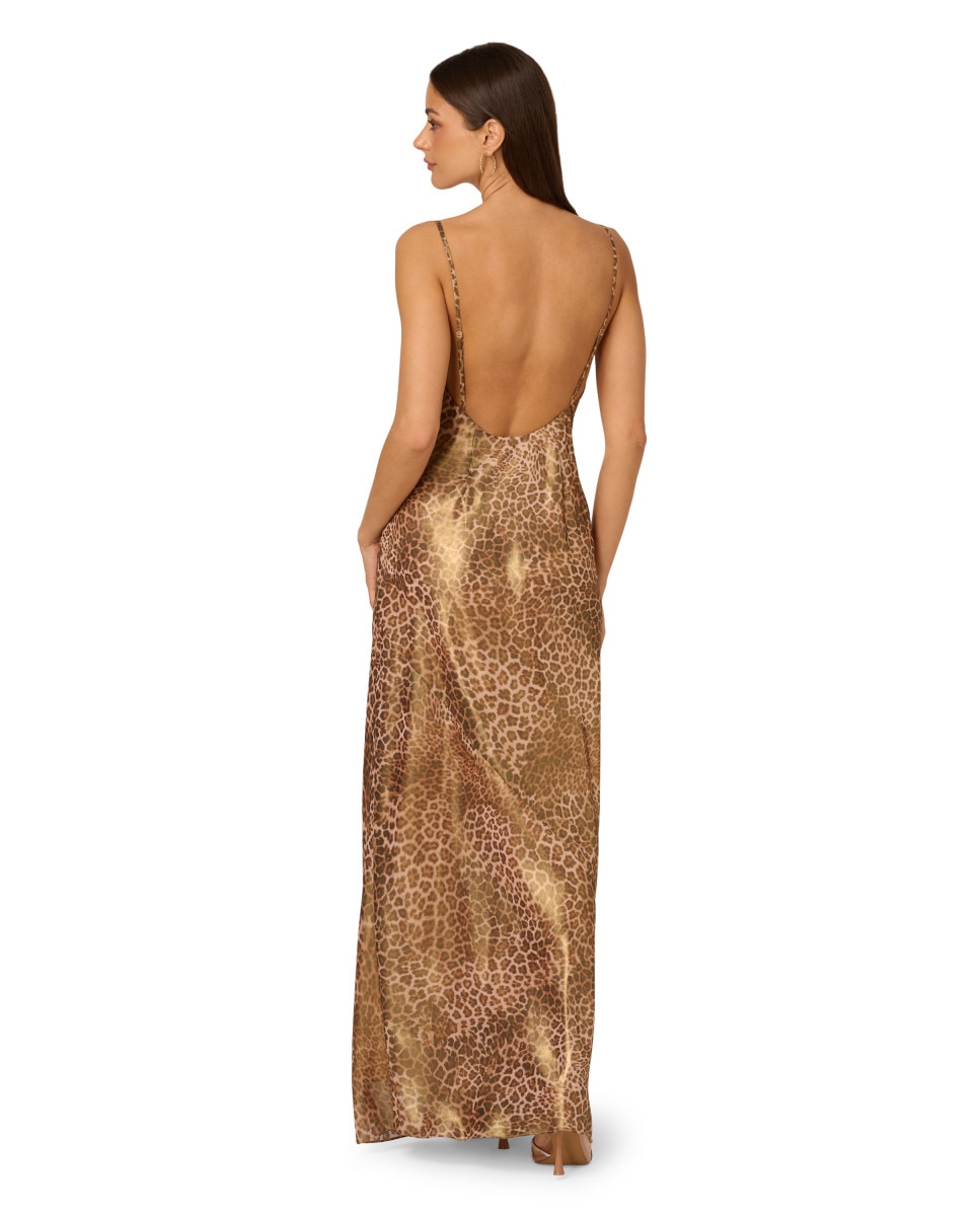 Imagen 2 de Vestido lencero satinado con estampado animal y escote drapeado - Adrianna Papell - Marrón Marrón