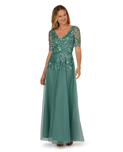 Imagen 0 de Vestido largo de tul con lentejuelas y escote en uve