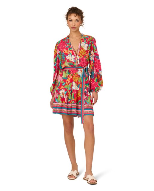 Imagen 0 de Vestido corto camisero con escote en pico