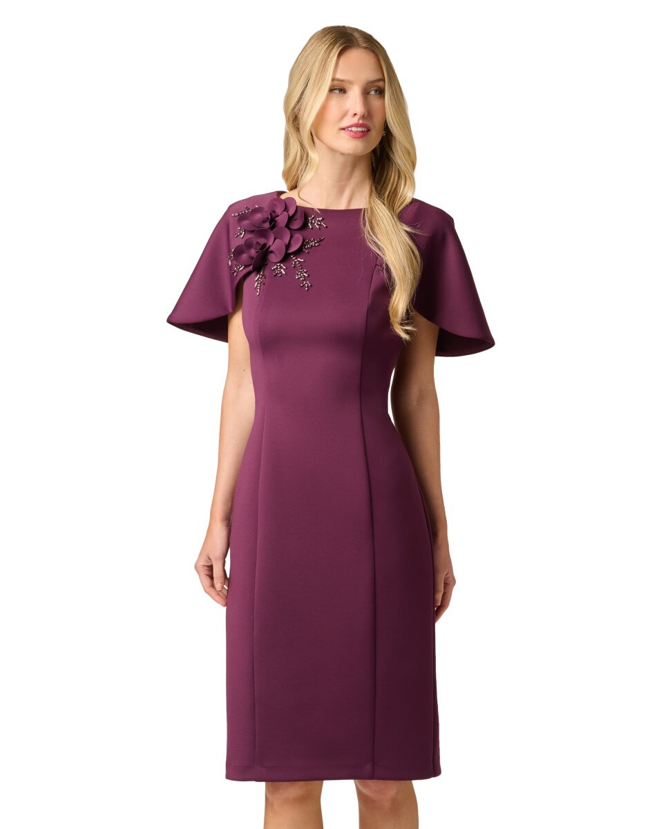Vestido midi con capa, aplique floral y corte recto - Adrianna Papell - Morado Morado-1