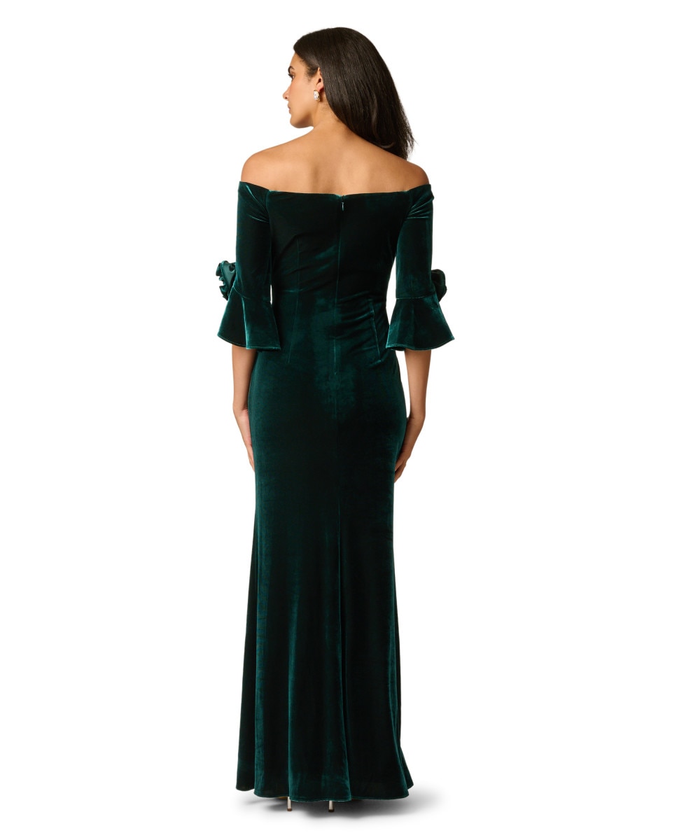 Vestido largo con escote bardot, terciopelo y volantes - Adrianna Papell - Verde Verde-2