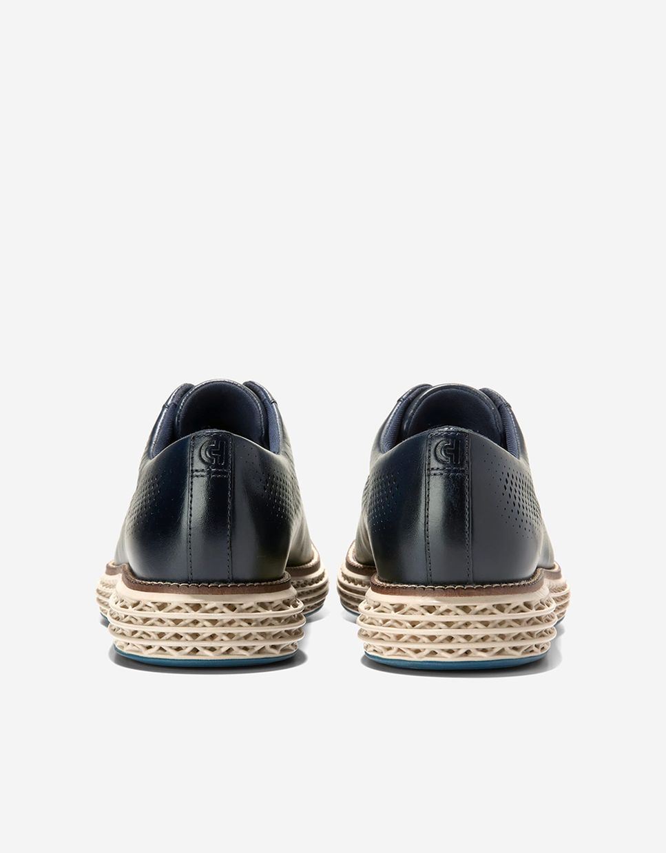 Imagen 4 de Zapato oxford de hombre confeccionado en piel perforada - Cole Haan - Azul Azul